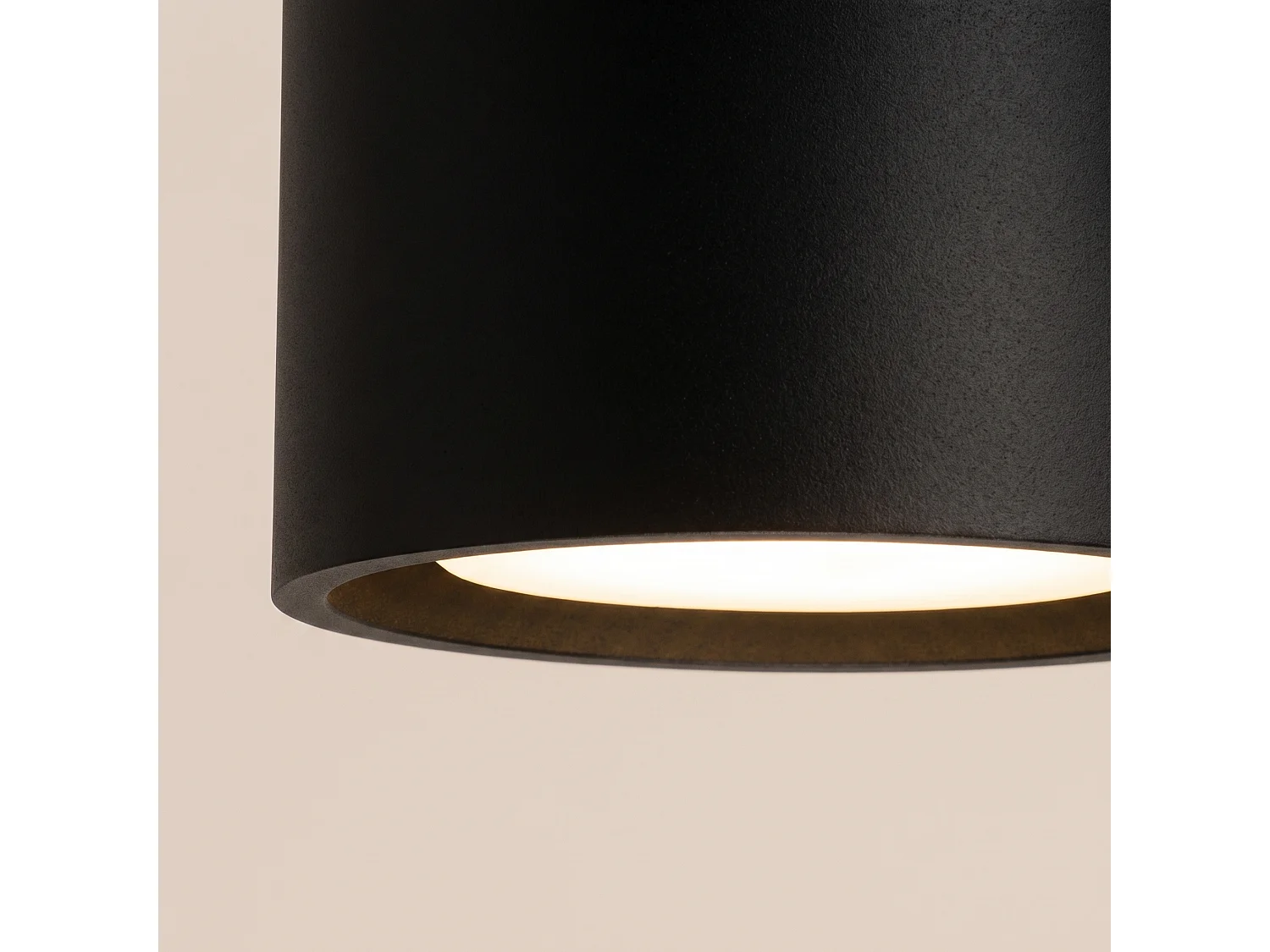 Plafonnier minimaliste en aluminium - 3 sources lumineuses - L.32,4 x H.8,2 cm - noir