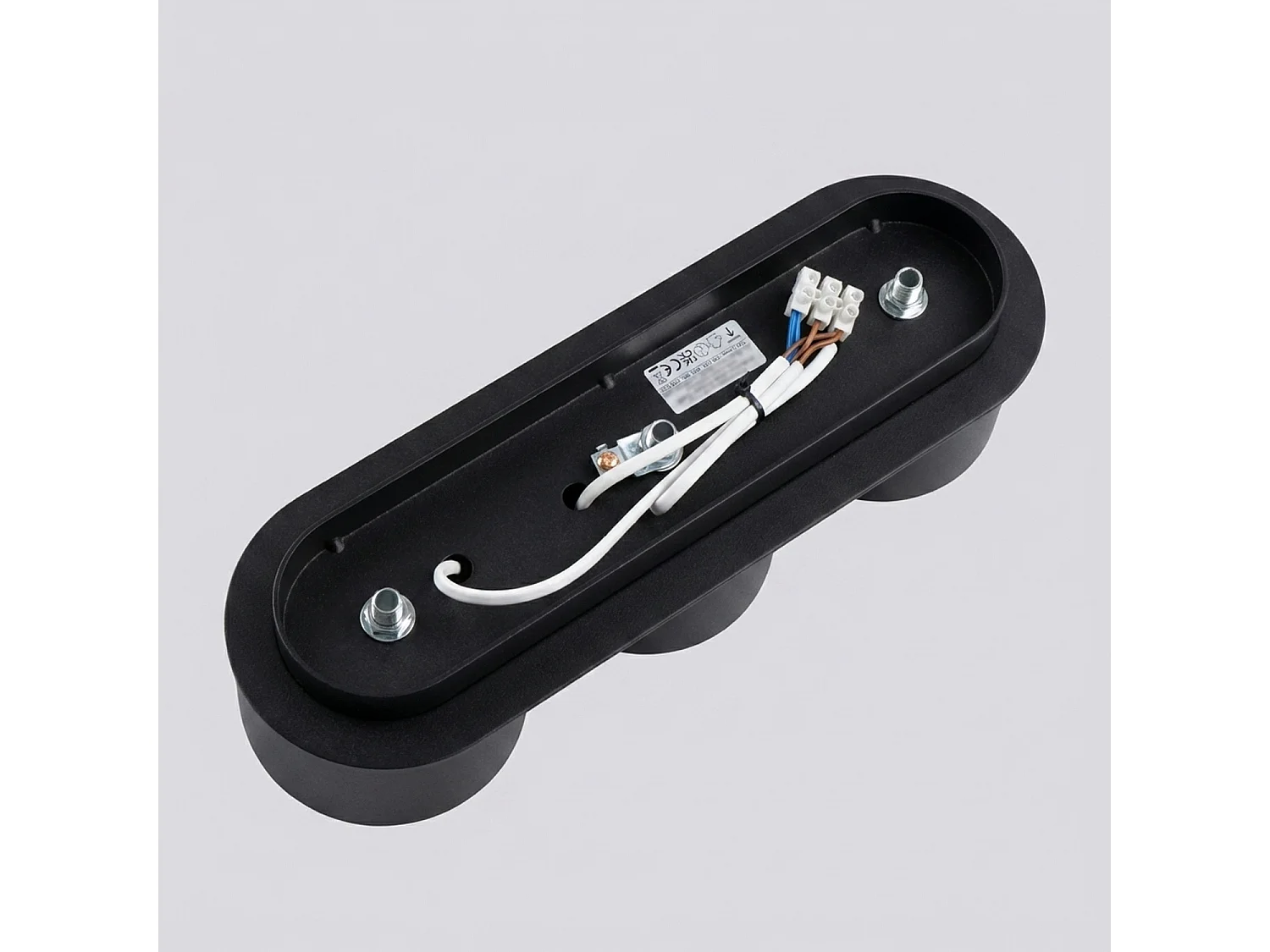 Plafonnier minimaliste en aluminium - 3 sources lumineuses - L.32,4 x H.8,2 cm - noir