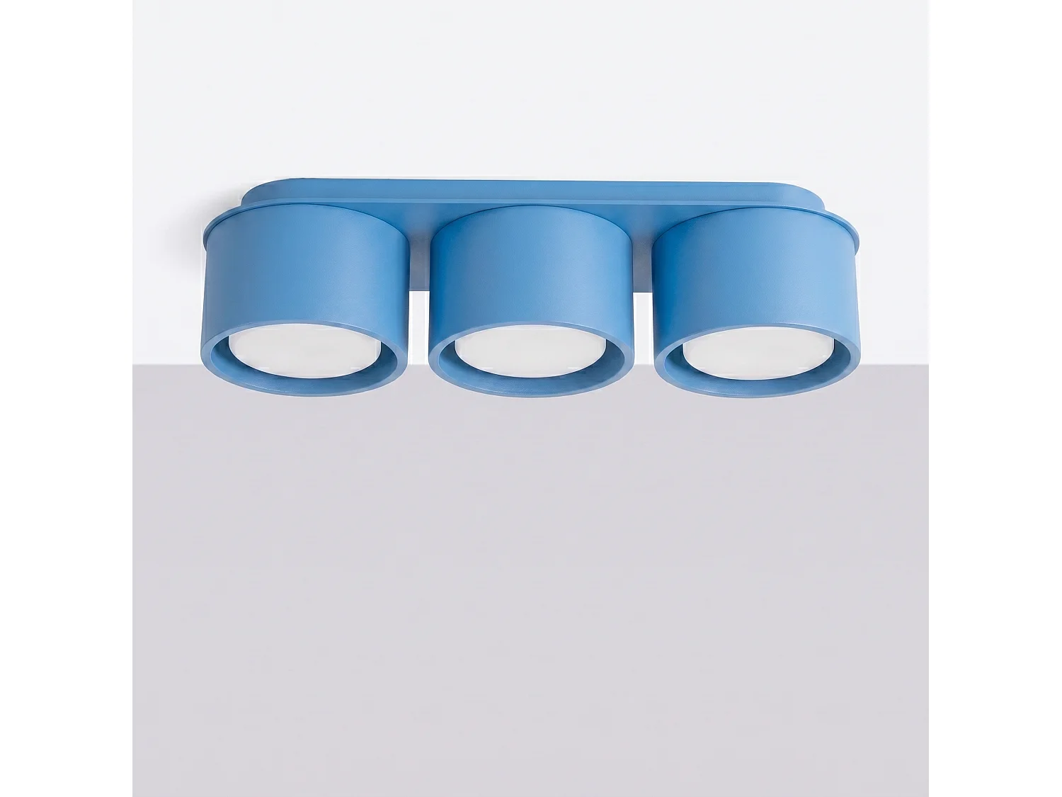 Plafonnier minimaliste en aluminium - 3 sources lumineuses - L.32,4 x H.8,2 cm - bleu clair