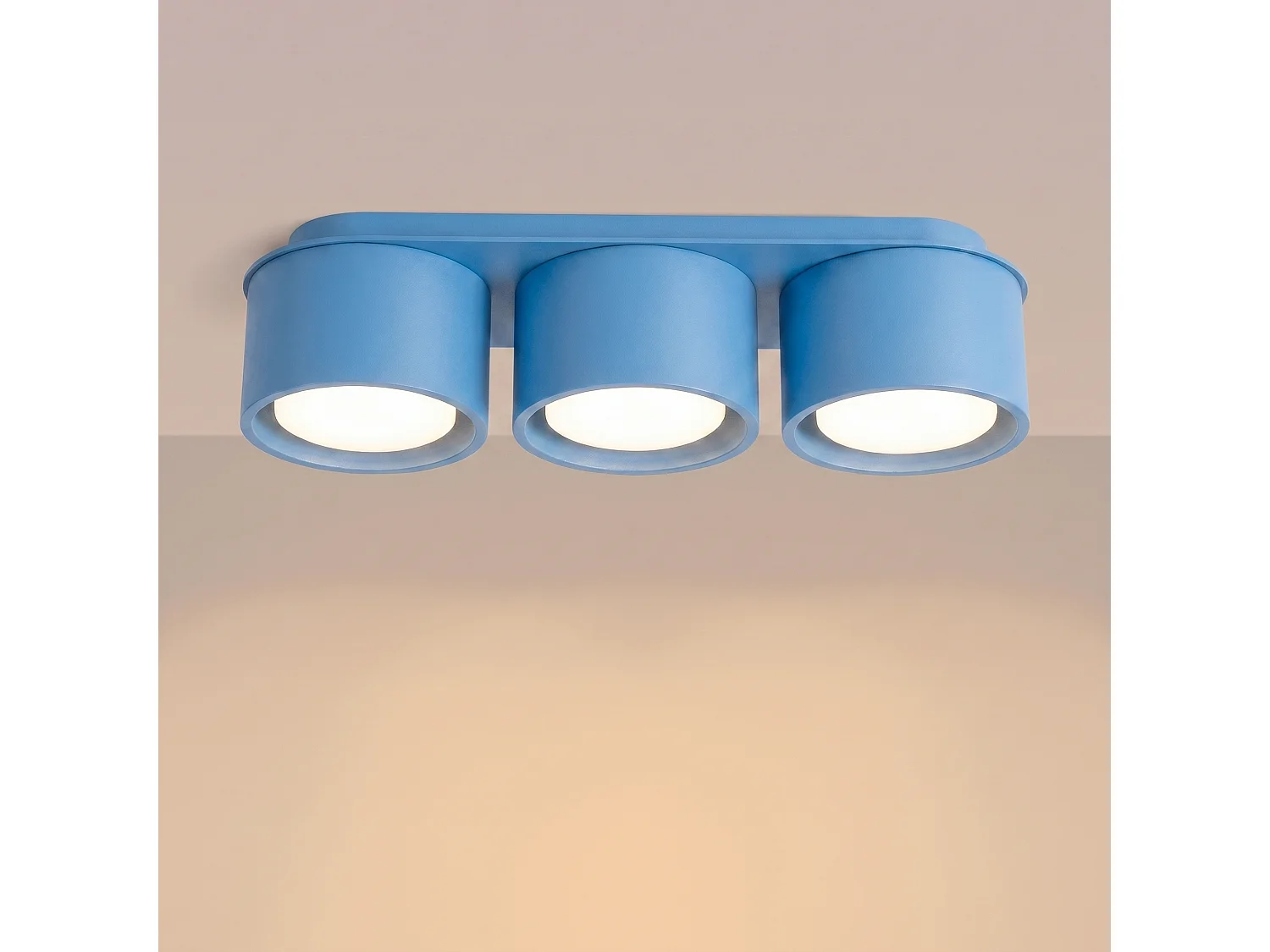 Plafonnier minimaliste en aluminium - 3 sources lumineuses - L.32,4 x H.8,2 cm - bleu clair