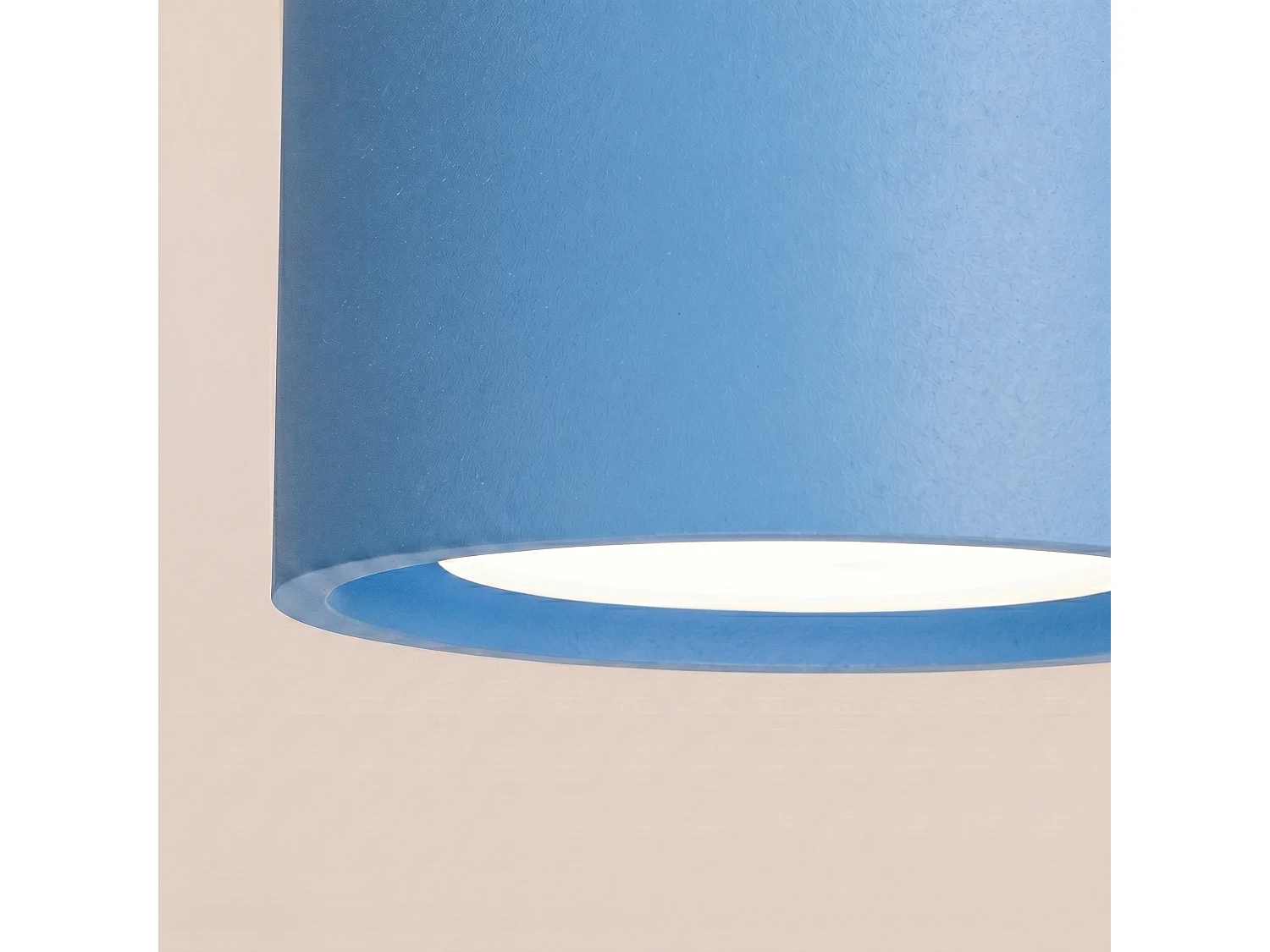 Plafonnier minimaliste en aluminium - 3 sources lumineuses - L.32,4 x H.8,2 cm - bleu clair