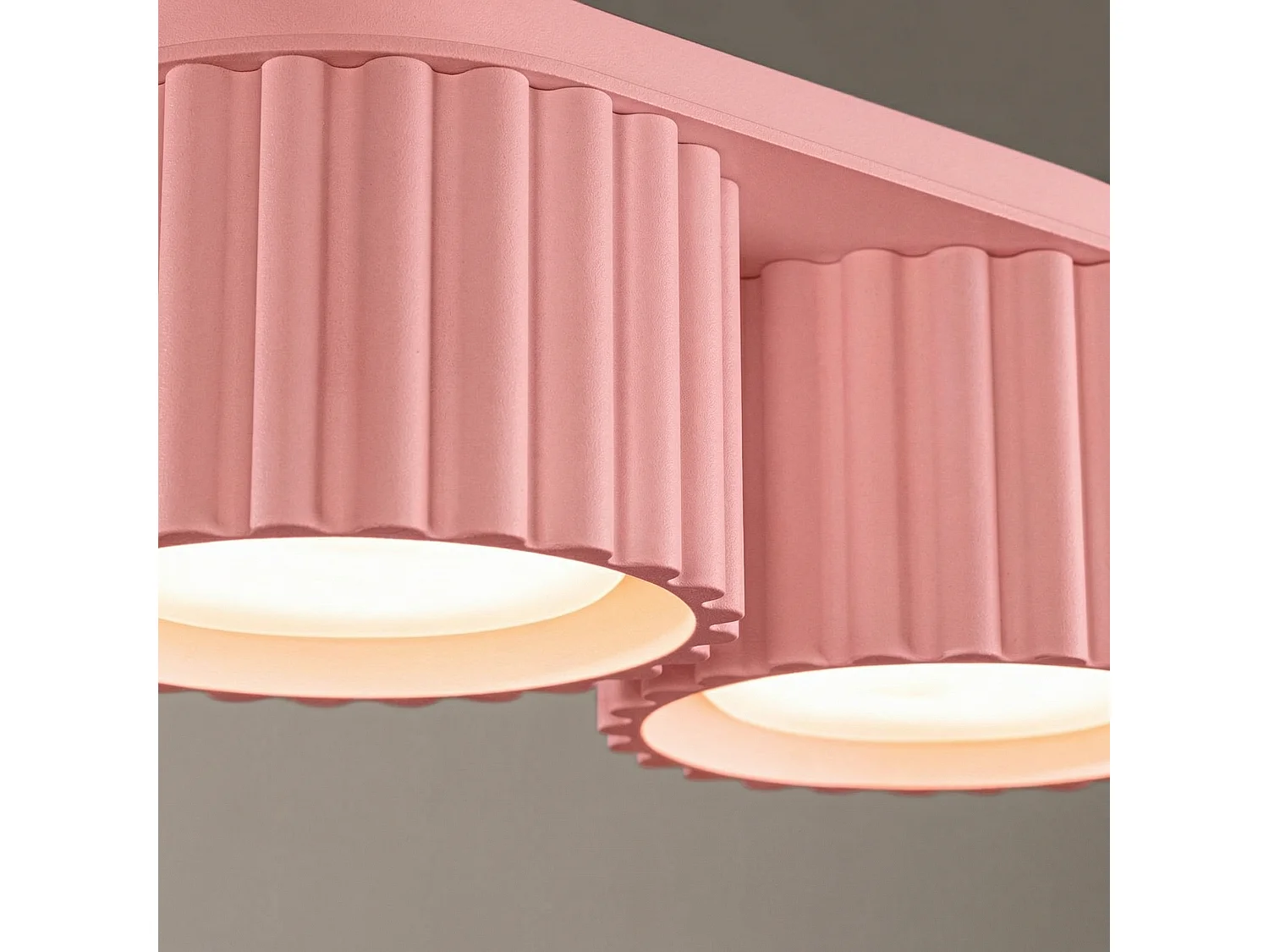 Plafonnier minimaliste en aluminium - 2 sources lumineuses - L.21 x H.8 cm - rose