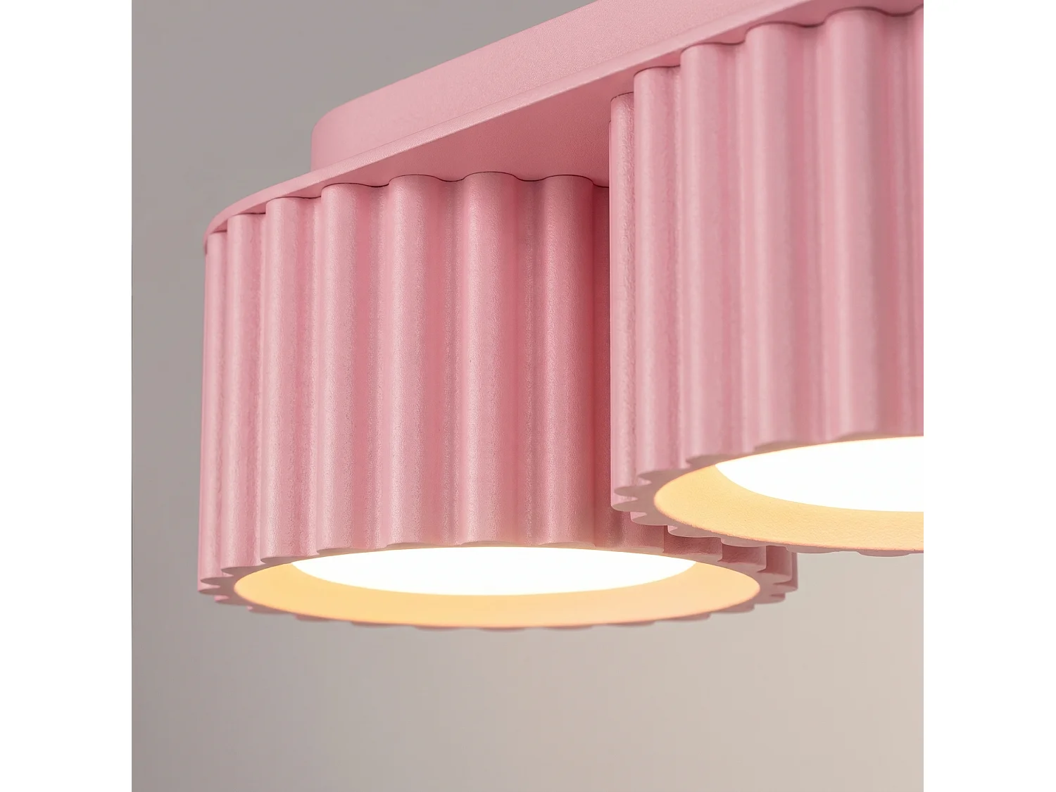 Plafonnier minimaliste en aluminium - 3 sources lumineuses - L.32,5 x H.8 cm - rose