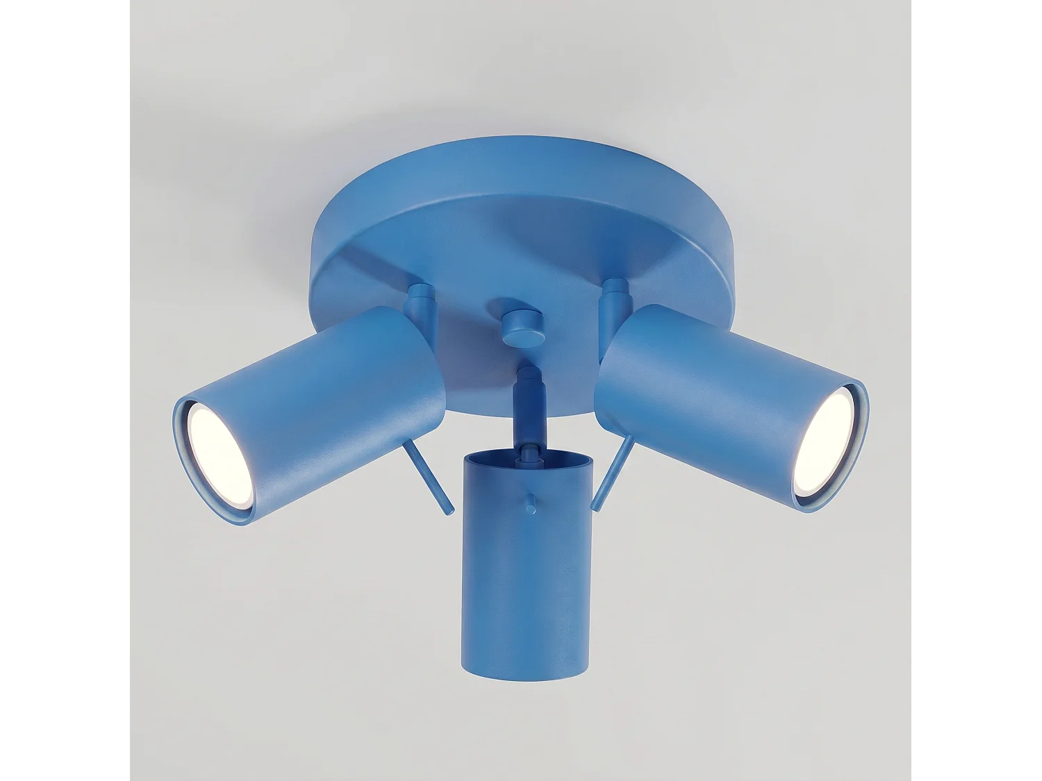 Plafonnier moderne en acier - 3 sources lumineuses - L.25,7 x H.14,5 cm - bleu clair