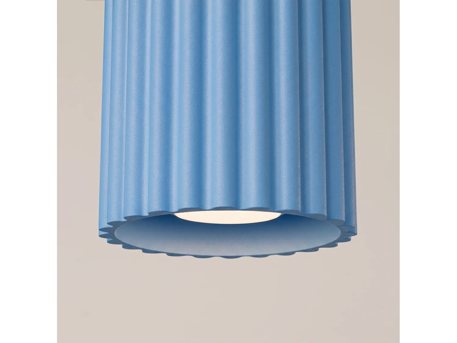 Plafonnier minimaliste en aluminium - 1 sources lumineuses - L.10 x H.10 cm - bleu clair