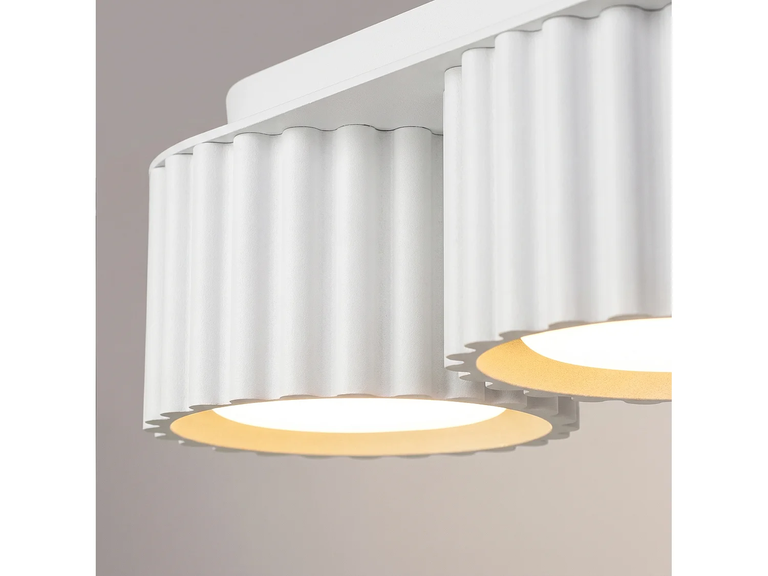 Plafonnier minimaliste en aluminium - 3 sources lumineuses - L.32,5 x H.8 cm - blanc