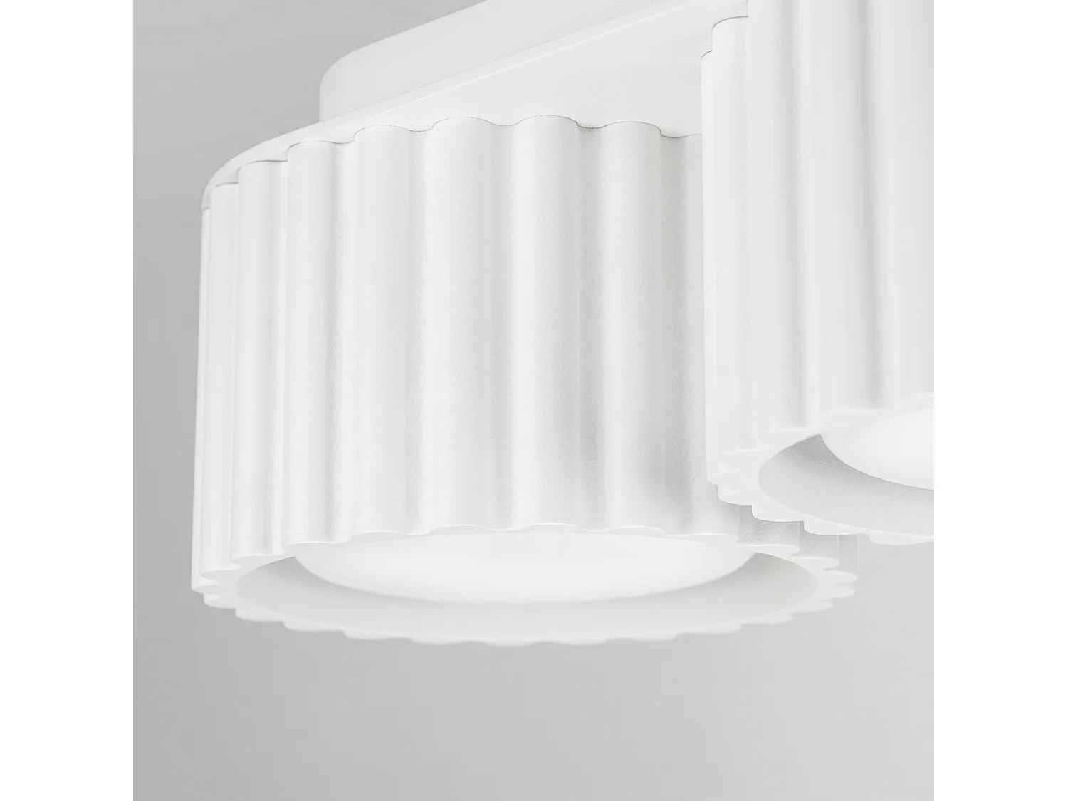 Plafonnier minimaliste en aluminium - 3 sources lumineuses - L.32,5 x H.8 cm - blanc