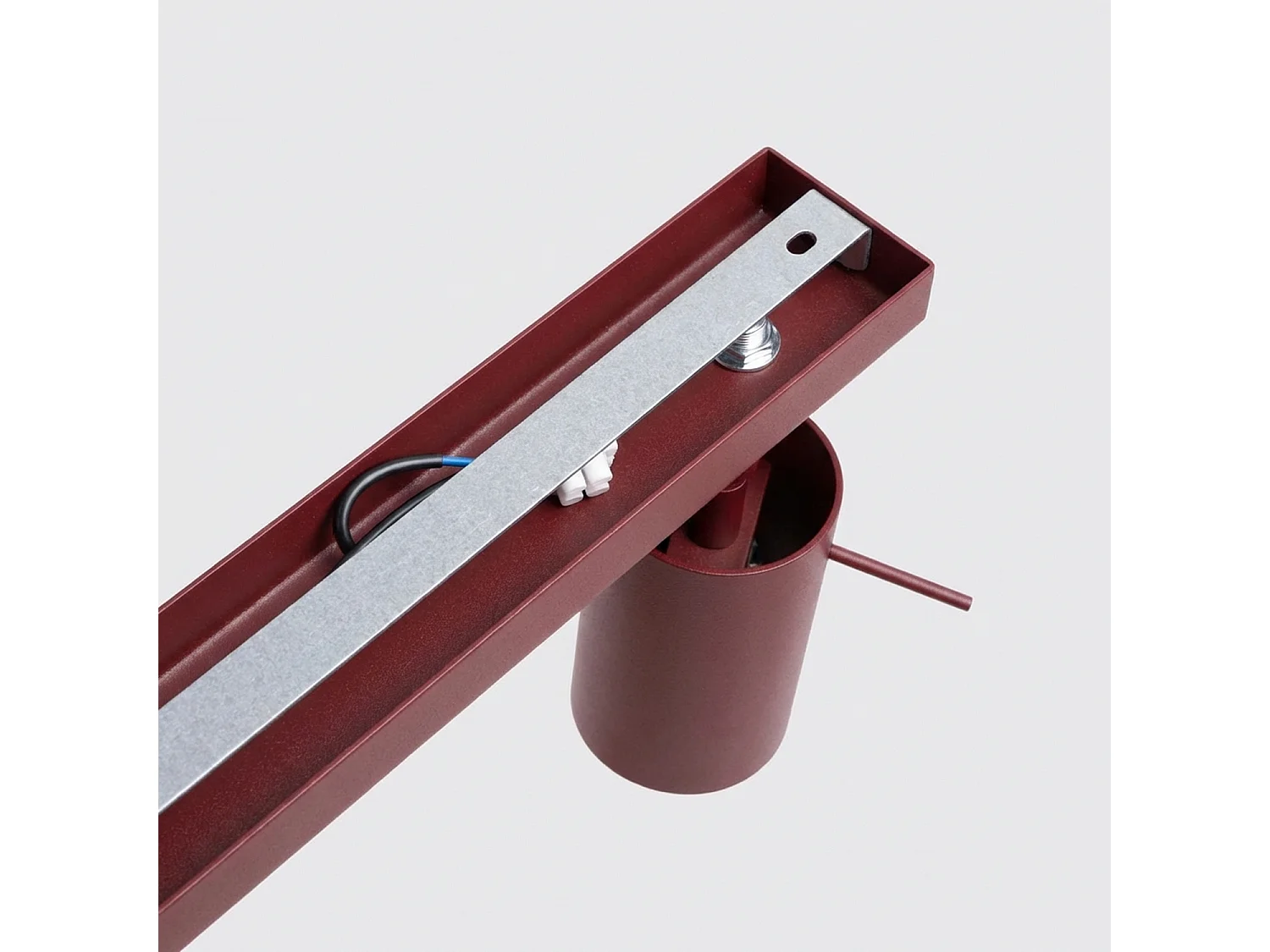 Plafonnier moderne en acier - 6 sources lumineuses - L.118 x H.16 cm - bordeaux