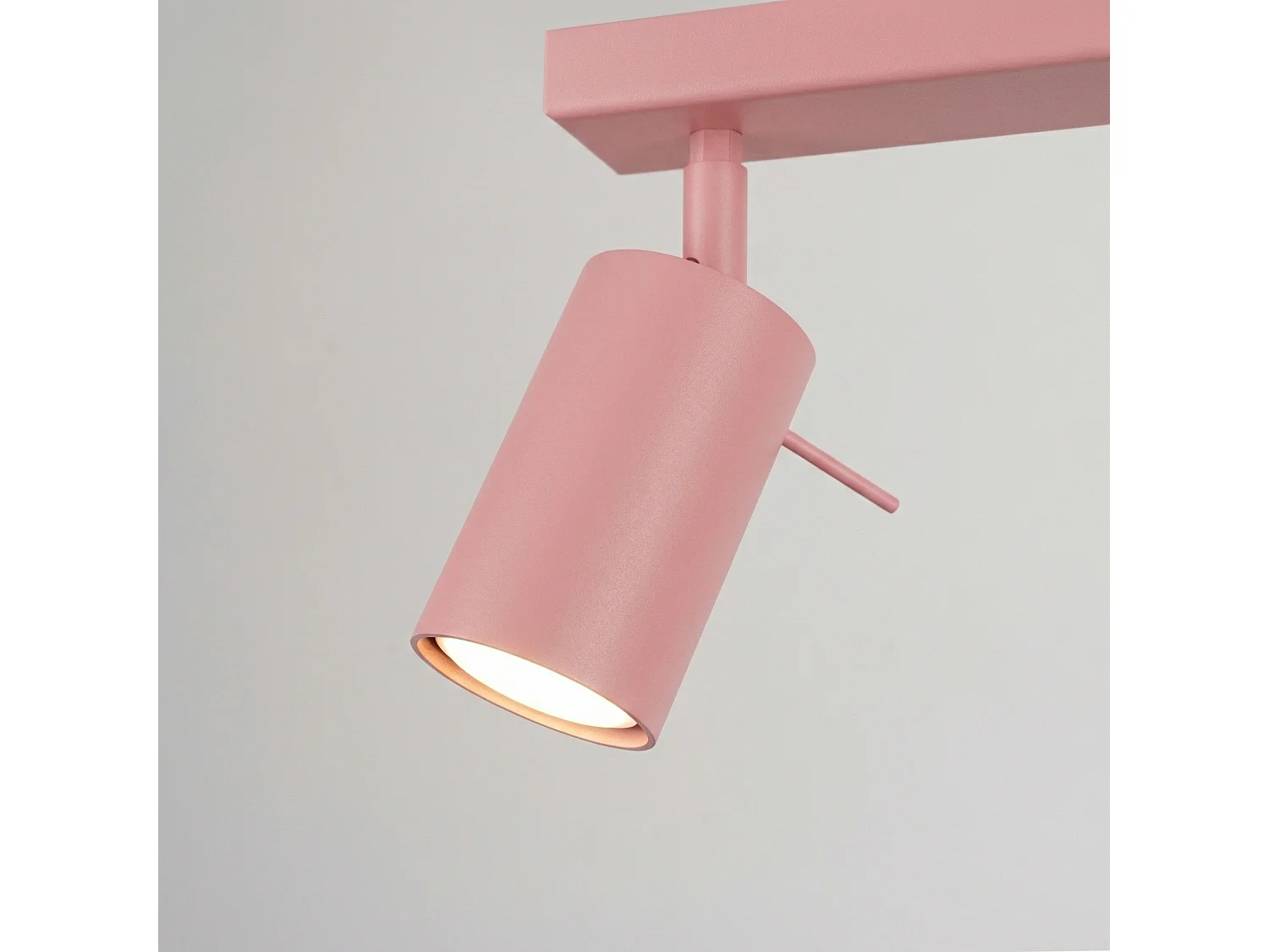 Plafonnier moderne en acier - 6 sources lumineuses - L.118 x H.16 cm - rose