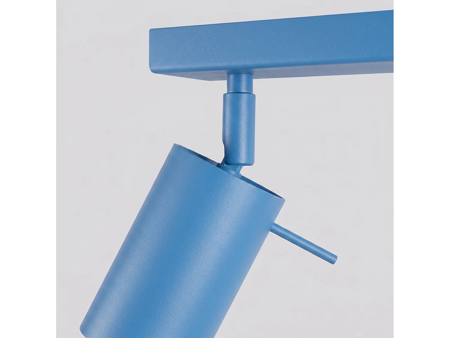 Plafonnier moderne en acier - 4 sources lumineuses - L.80 x H.16 cm - bleu clair
