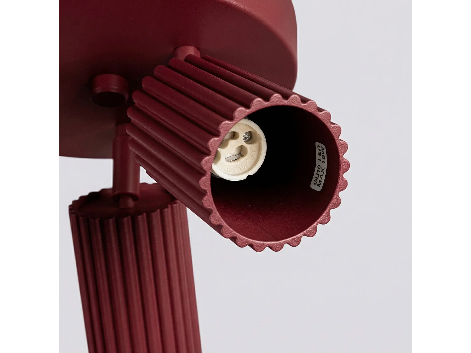 Plafonnier minimaliste en aluminium - 3 sources lumineuses - L.19,5 x H.18 cm - bordeaux