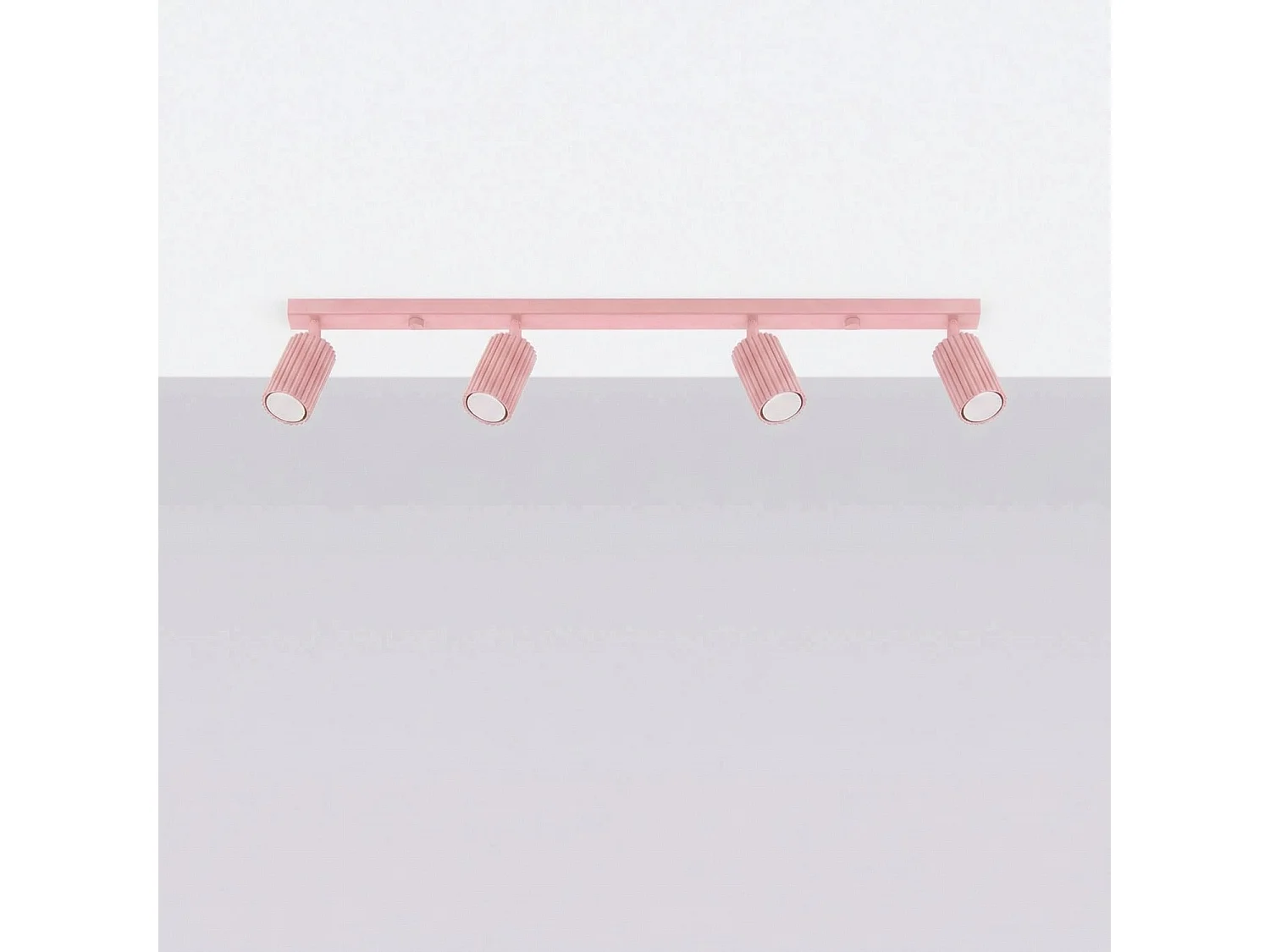Plafonnier minimaliste en aluminium - 4 sources lumineuses - L.81 x H.16,5 cm - rose