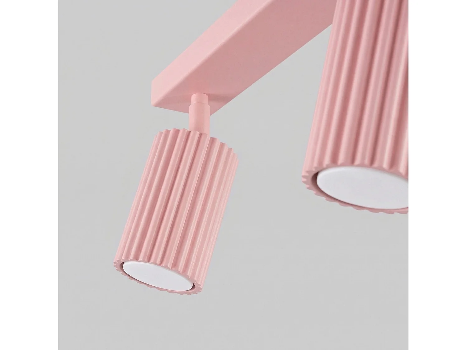 Plafonnier minimaliste en aluminium - 4 sources lumineuses - L.81 x H.16,5 cm - rose