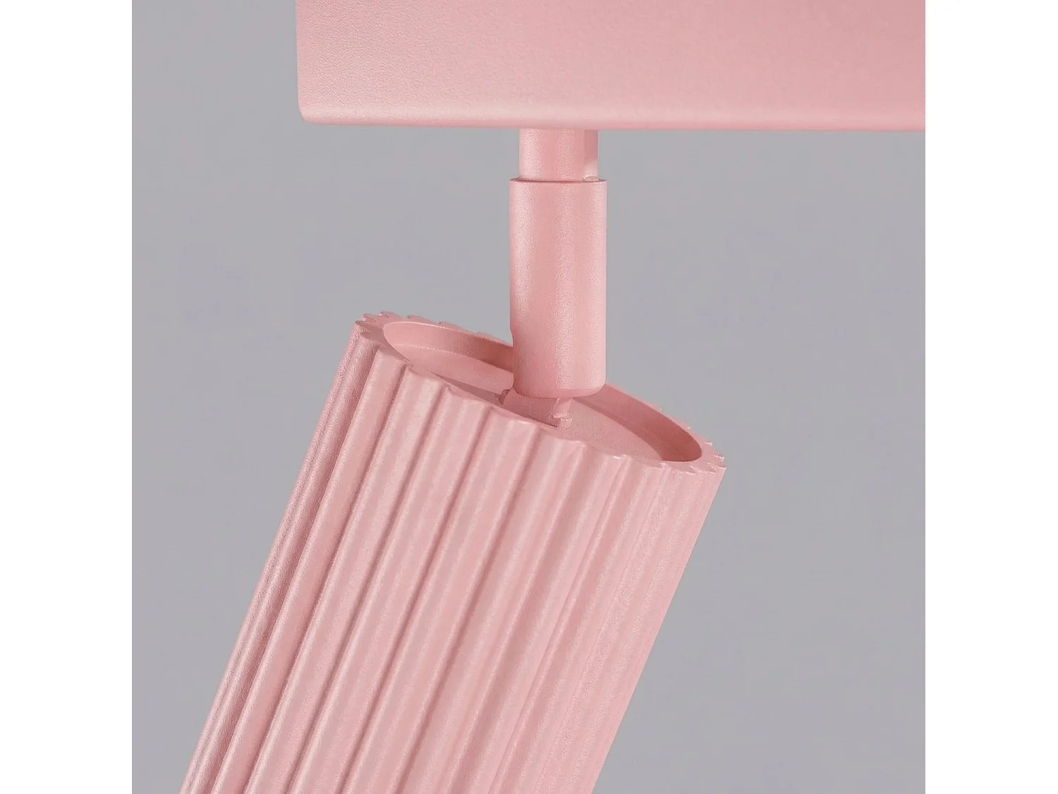 Plafonnier minimaliste en aluminium - 4 sources lumineuses - L.81 x H.16,5 cm - rose