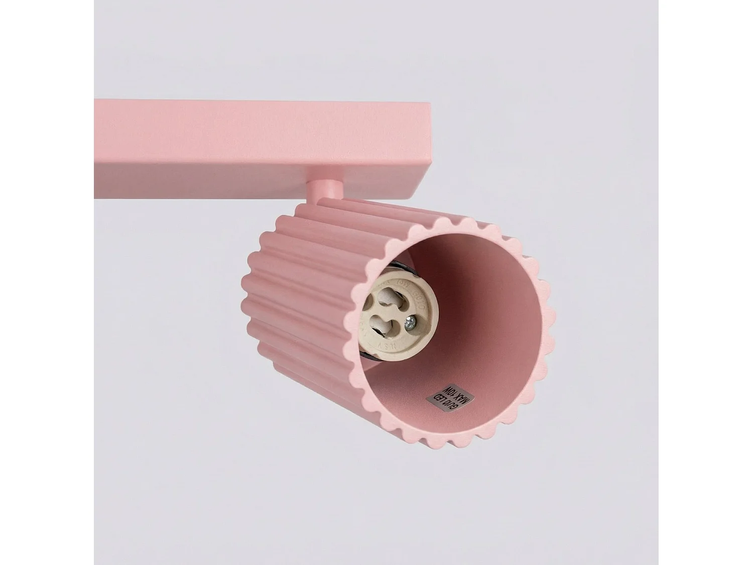 Plafonnier minimaliste en aluminium - 4 sources lumineuses - L.81 x H.16,5 cm - rose