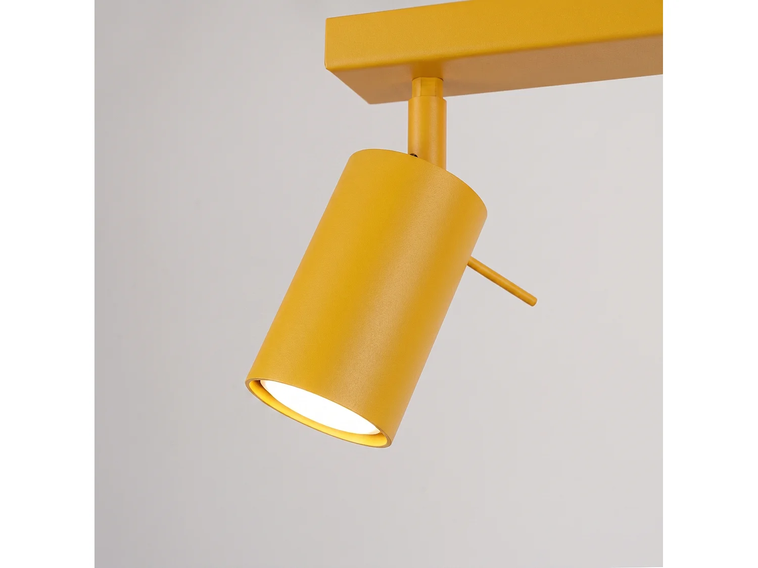 Plafonnier moderne en acier - 6 sources lumineuses - L.118 x H.16 cm - jaune