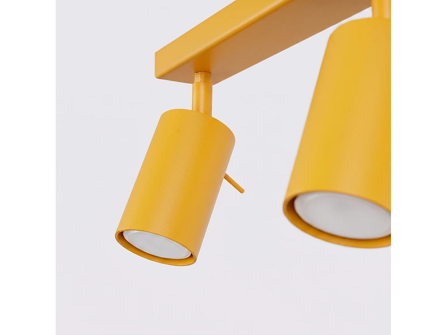 Plafonnier moderne en acier - 6 sources lumineuses - L.118 x H.16 cm - jaune