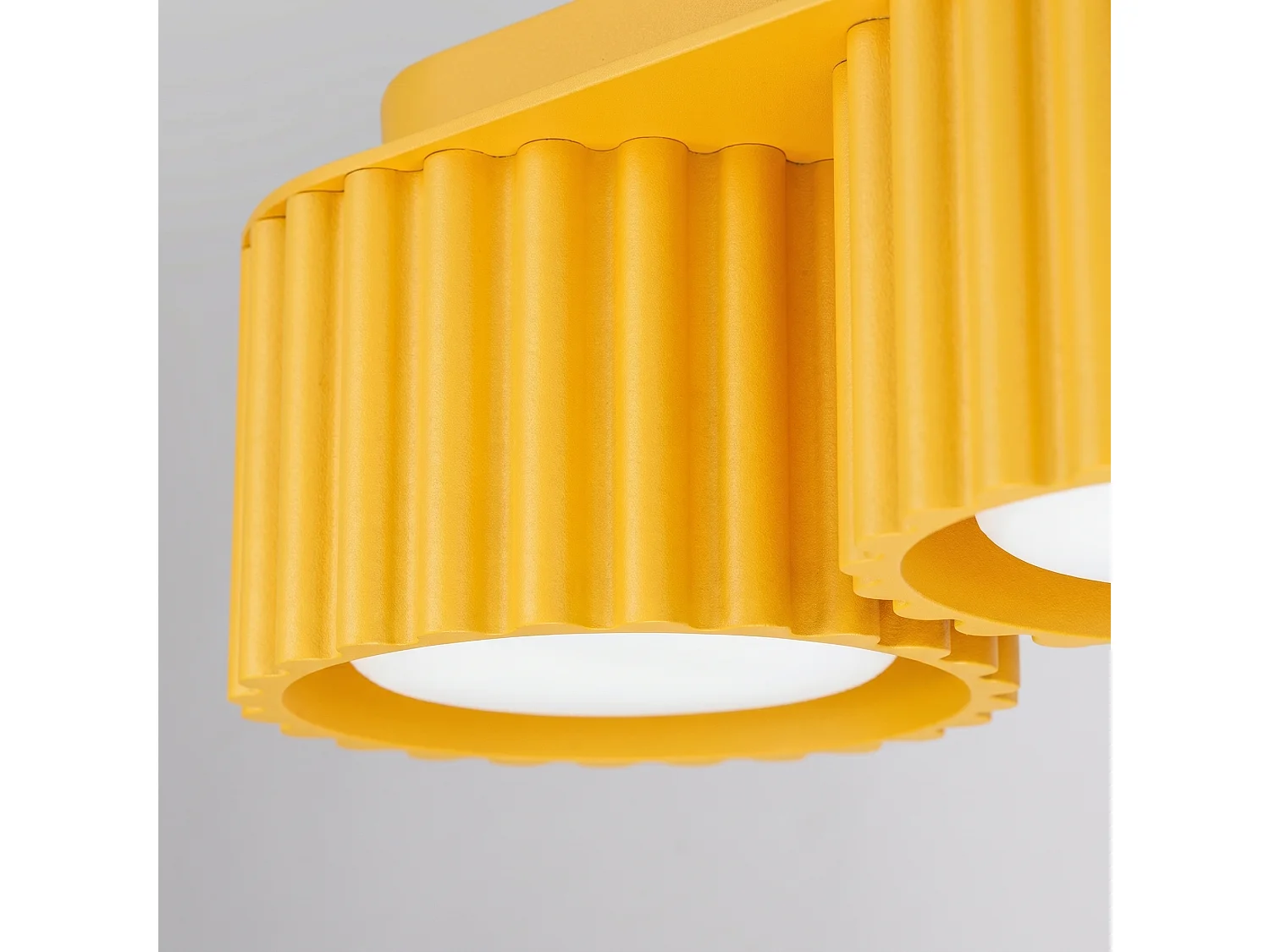 Plafonnier minimaliste en aluminium - 3 sources lumineuses - L.32,5 x H.8 cm - jaune