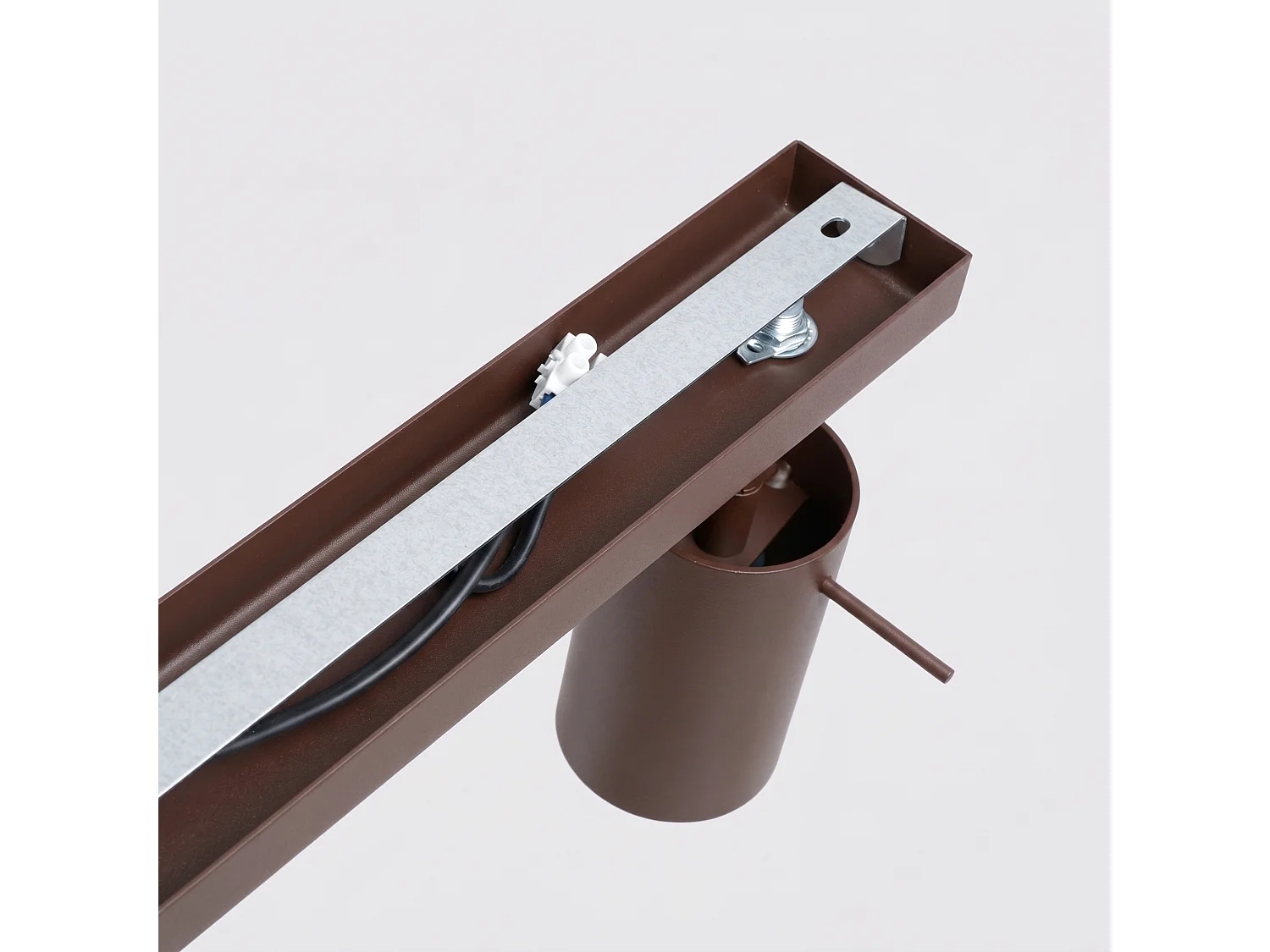 Plafonnier moderne en acier - 3 sources lumineuses - L.45 x H.16 cm - marron