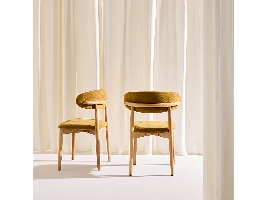 Silla de madera de caucho natural y tela de chenilla, set de 2 natural