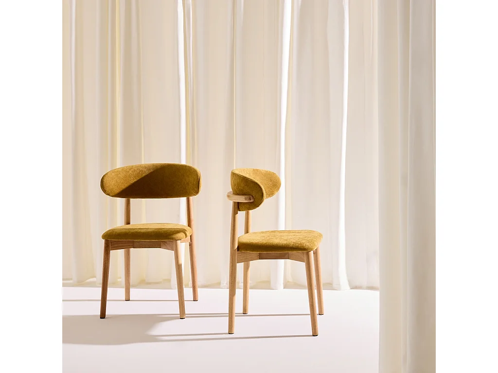 Silla de madera de caucho natural y tela de chenilla, set de 2 natural