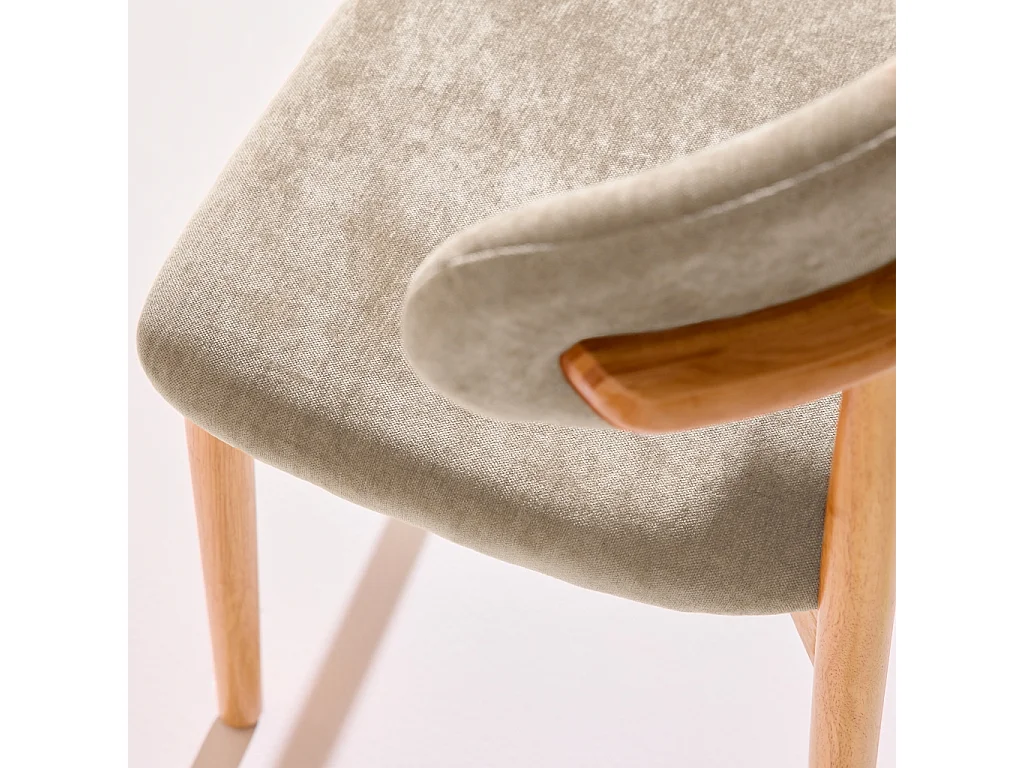 Lot de 2 chaises bois d'hévéa naturel et tissu chenille taupe - Paola