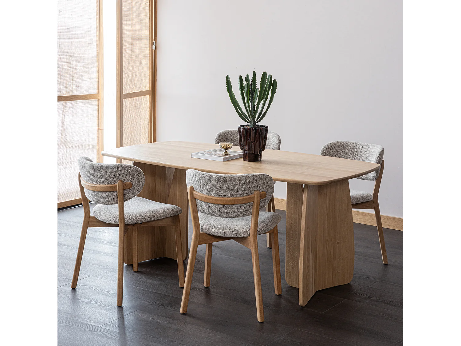 Table à manger en bois de chêne VEERE