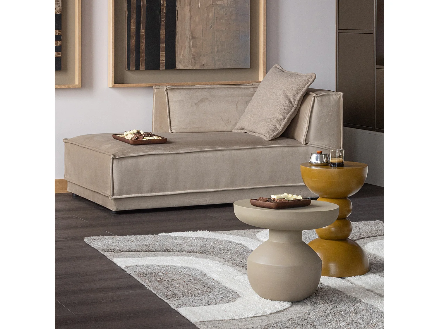 Table d'appoint en métal BOVA