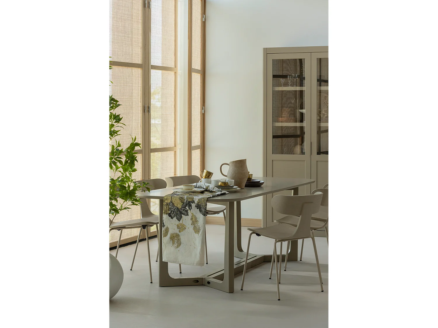 Table à manger en bois de manguier 8 personnes FERION
