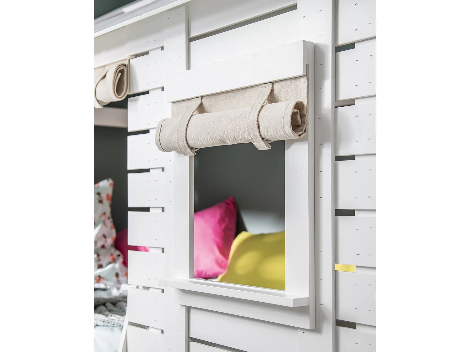Noa & Nani Christopher Treehouse Midsleeper Bed with Slide in White