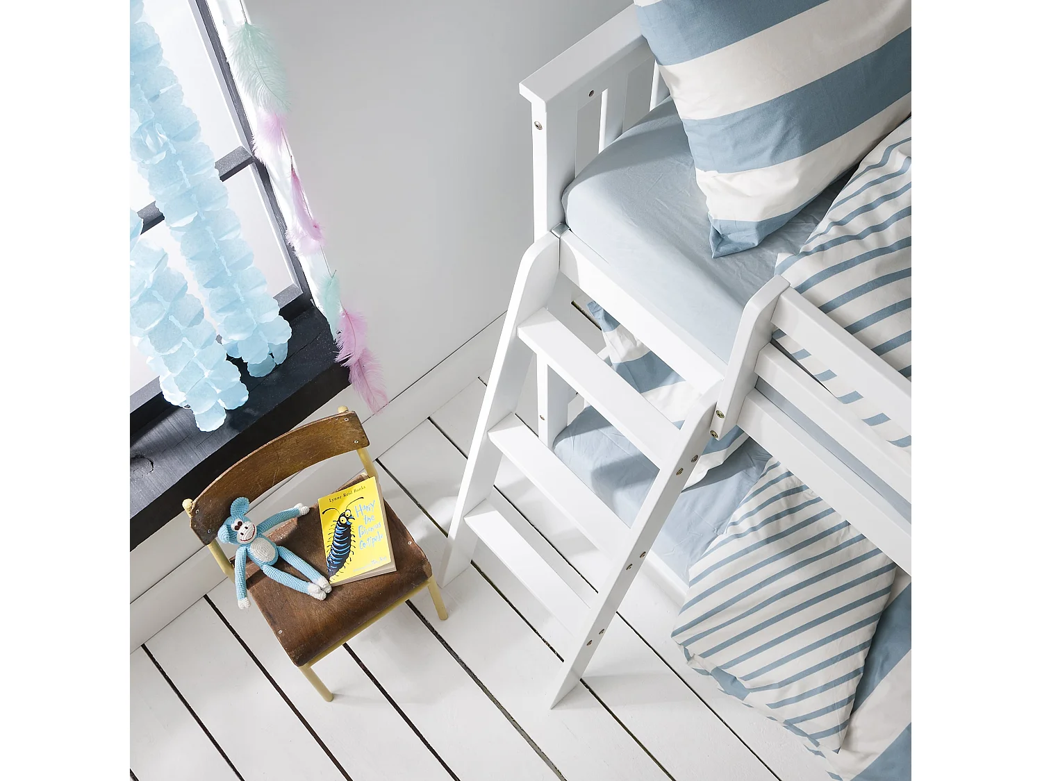 Noa & Nani Tuva Cabin Bed Low with Bunk Underbed, Play Area, Slide & Blue Package in White