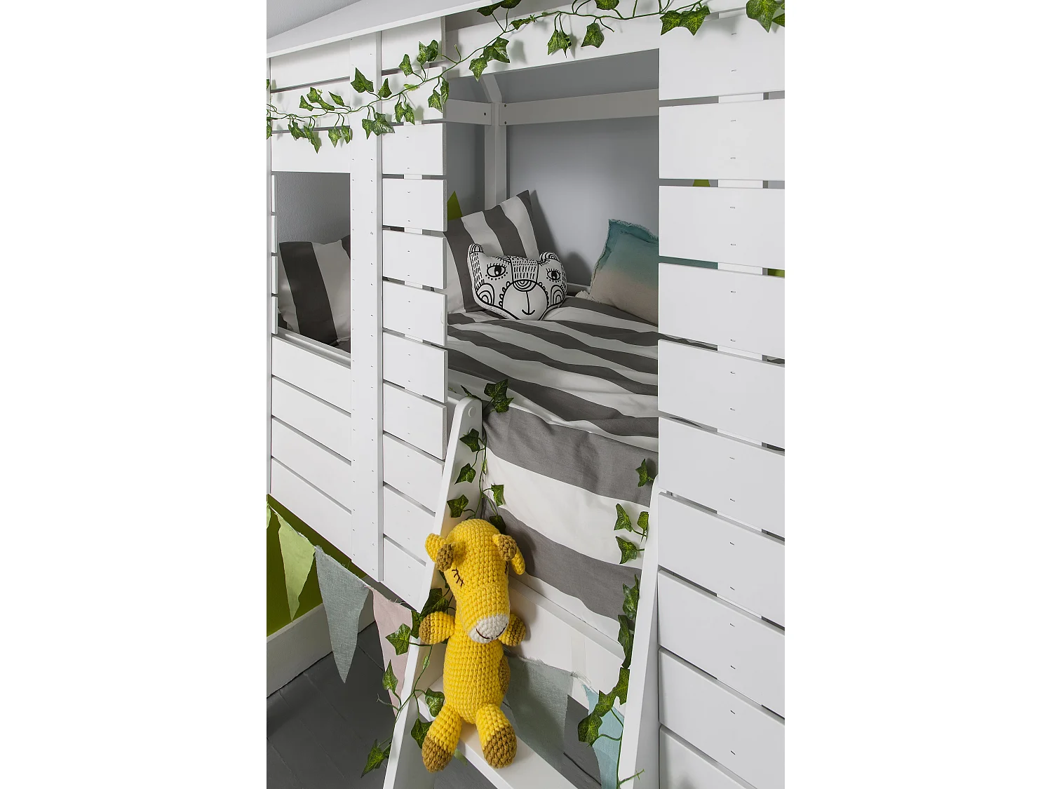 Noa & Nani Christopher Jungle Treehouse Midsleeper Bed with Canvas Windows in White