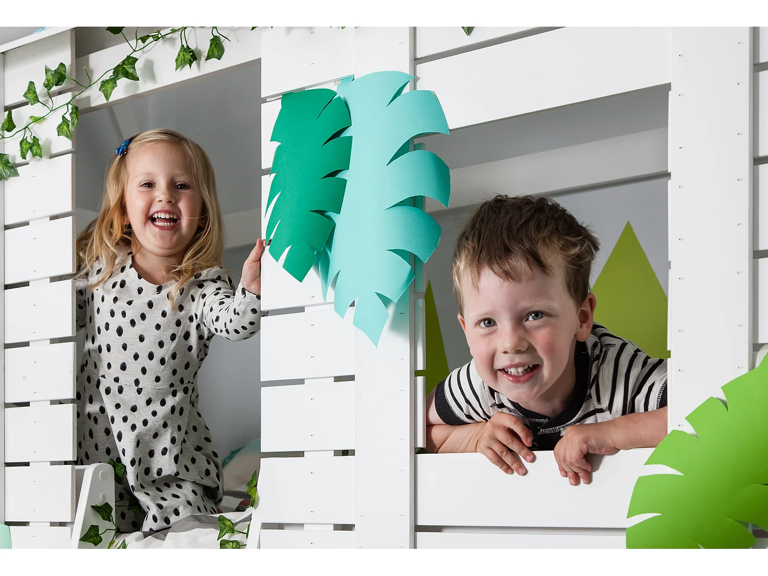 Noa & Nani Christopher Jungle Treehouse Midsleeper Bed with Canvas Windows in White