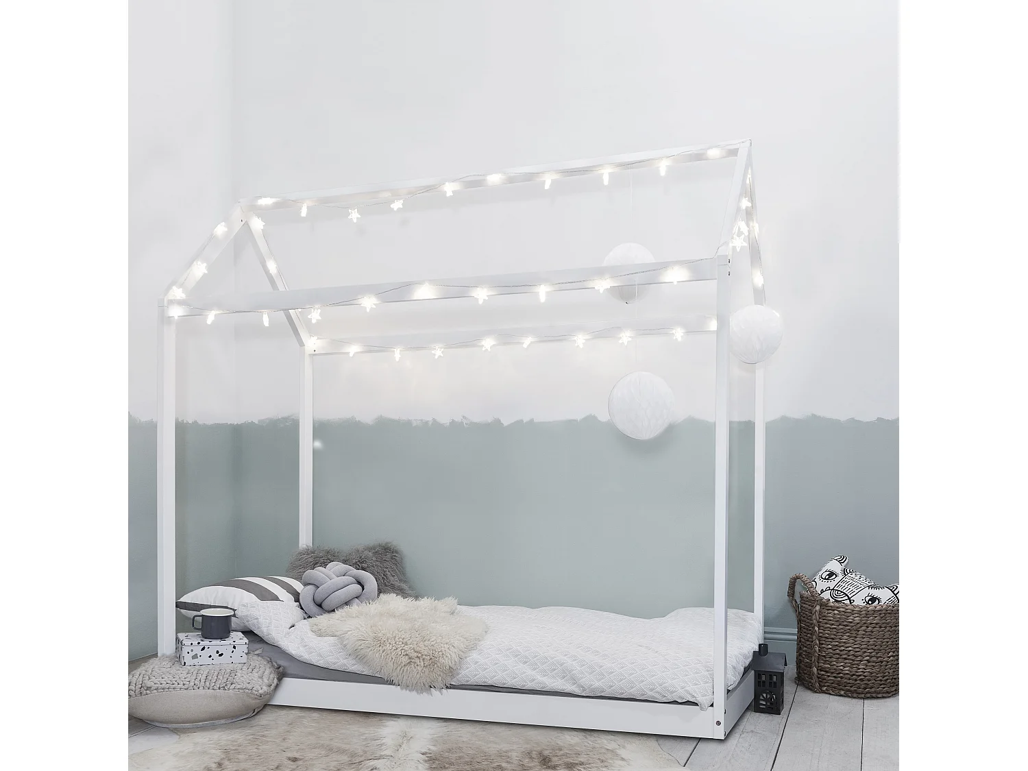 Noa & Nani Kara Single 4 Poster Bed Frame in White