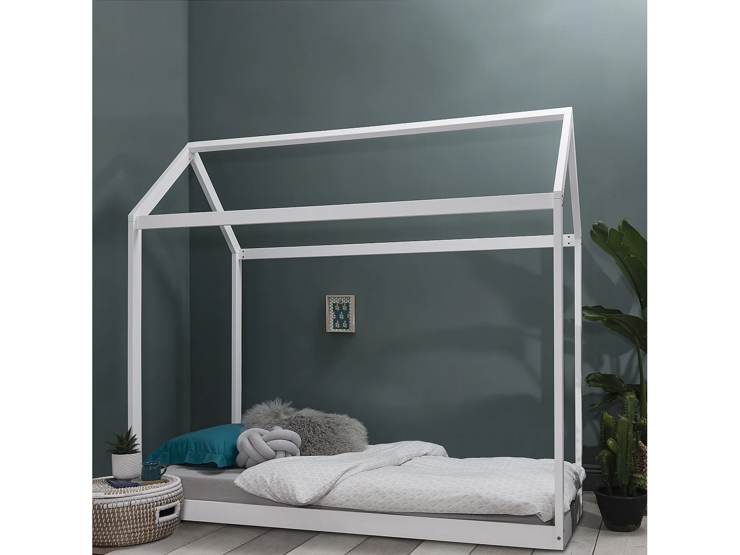 Noa & Nani Kara Single 4 Poster Bed Frame in White