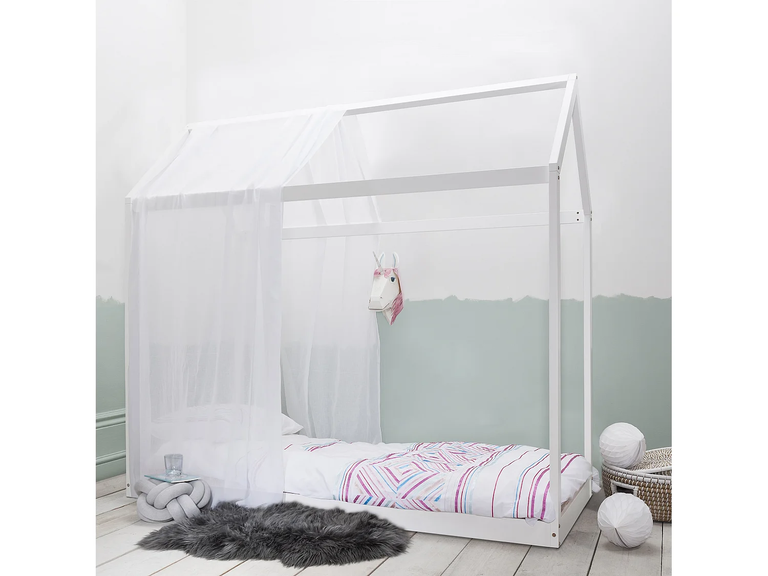 Noa & Nani Kara Single 4 Poster Bed Frame in White