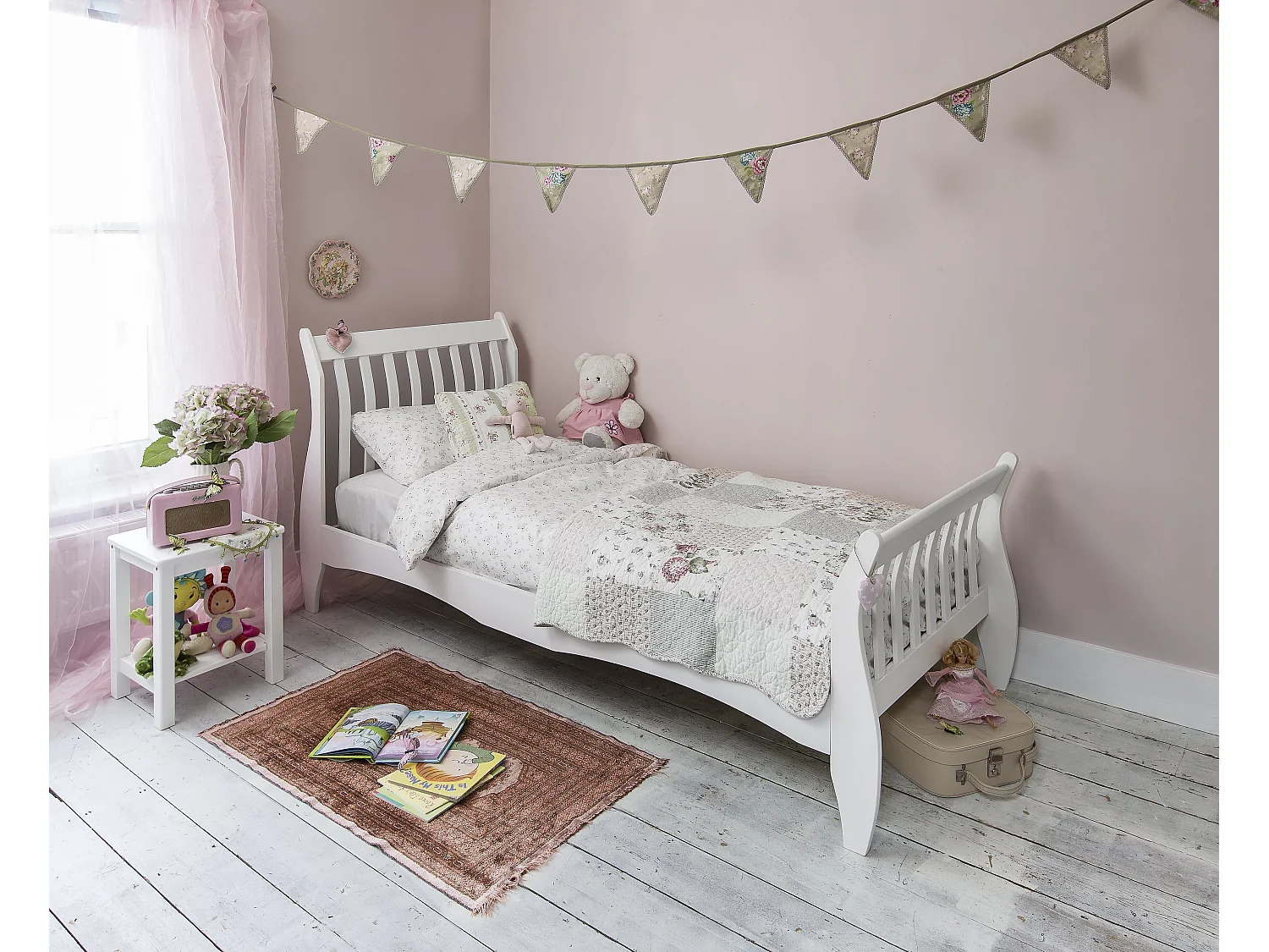Noa & Nani Astrid Single Bed Sleigh Frame in White