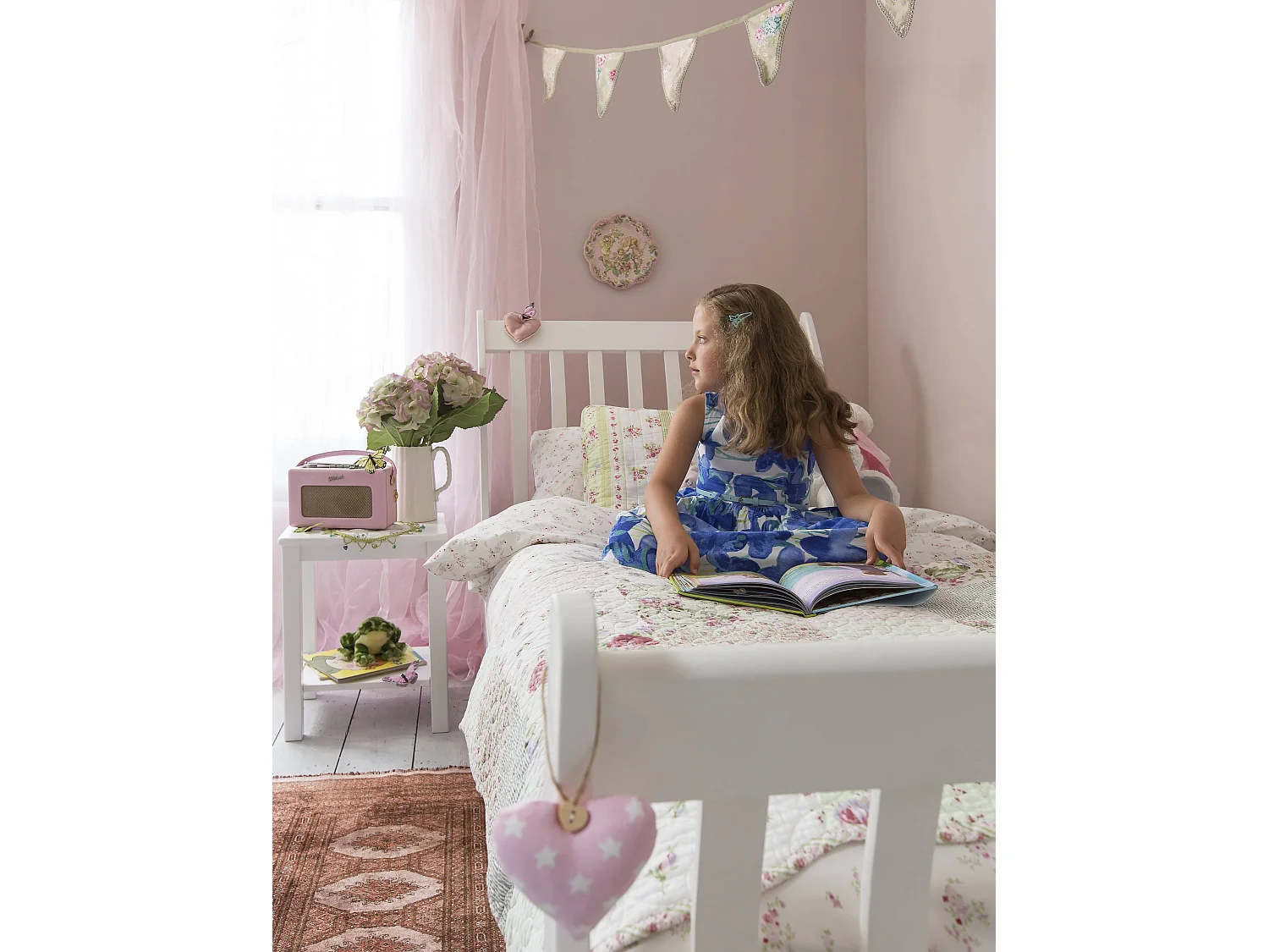 Noa & Nani Astrid Single Bed Sleigh Frame in White