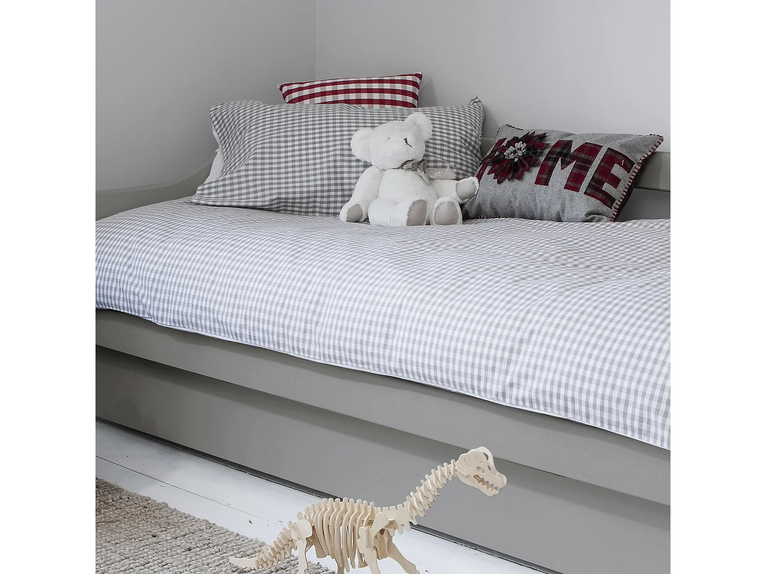 Noa & Nani Hove Day Bed with Pullout Trundle in Silk Grey