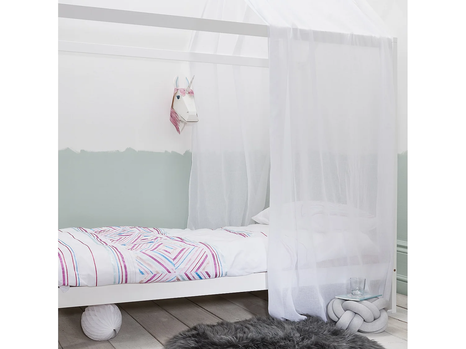 Noa & Nani Jansen Scandinavian Single Bed Frame in White