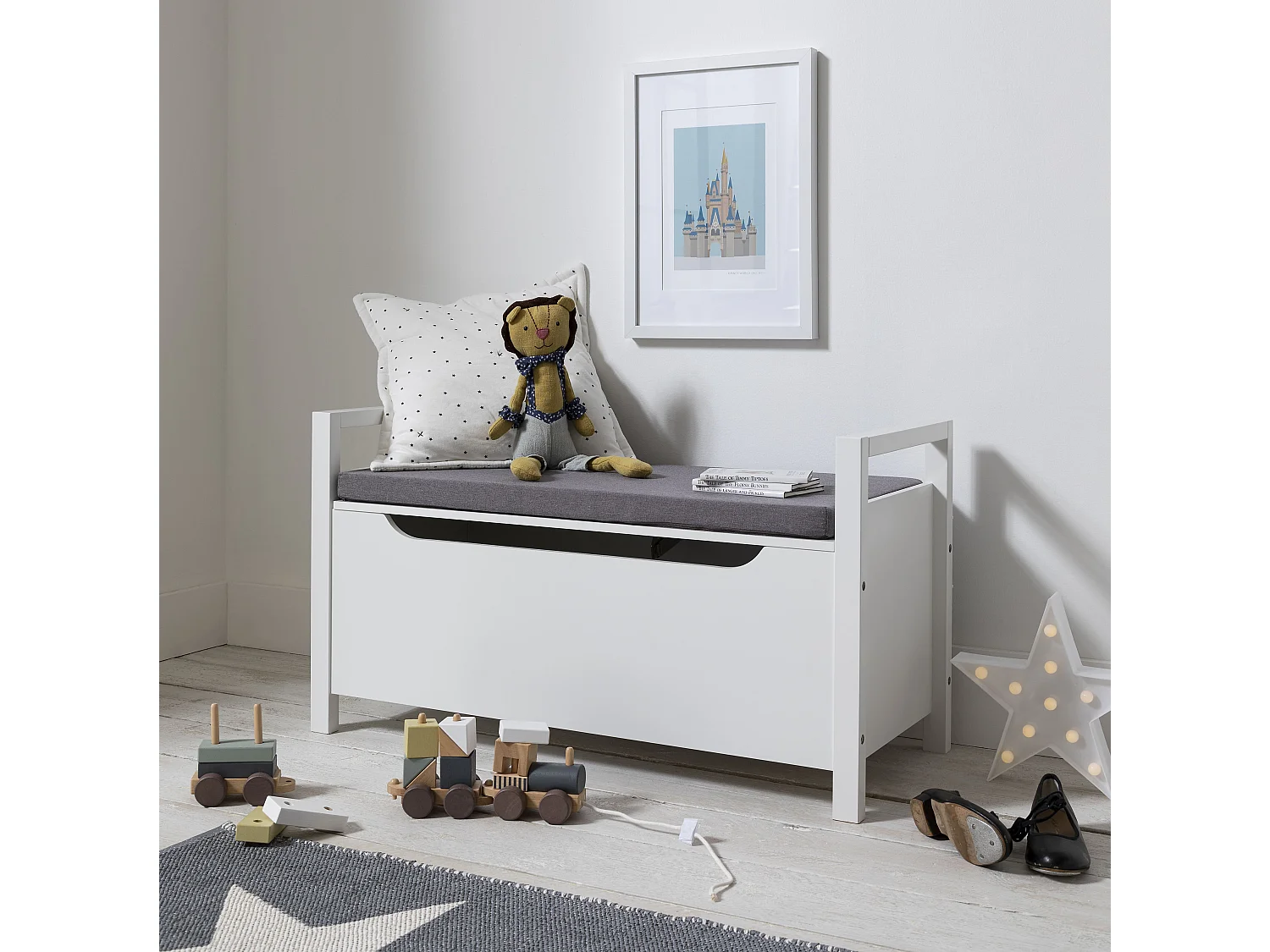 Noa & Nani Osman Toy Box with Cushion in White