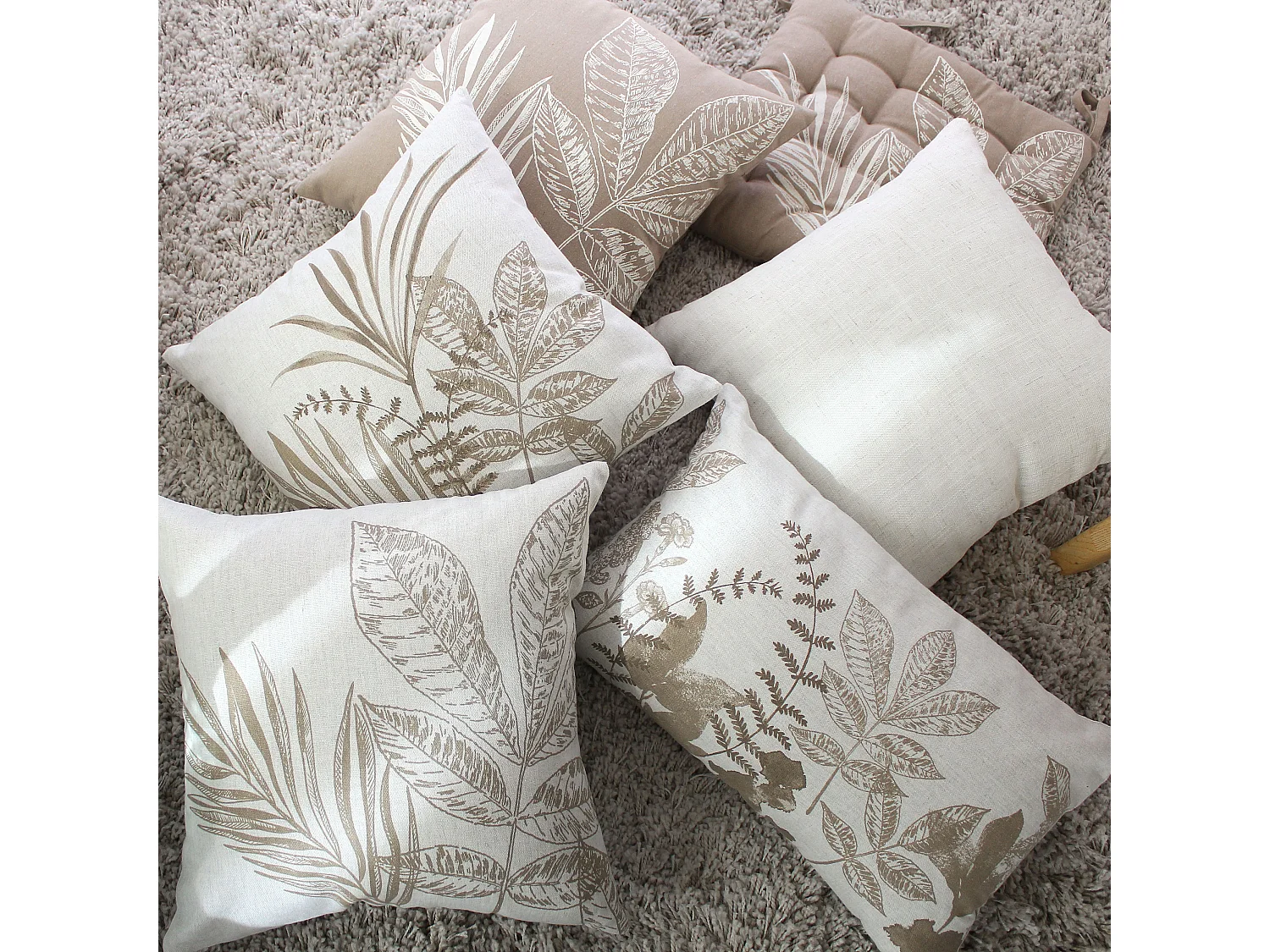 Lot de 2 Coussins déhoussables, rectangulaire 30x50cm, Motifs végétaux, Collection Natura, CMADECO - Beige