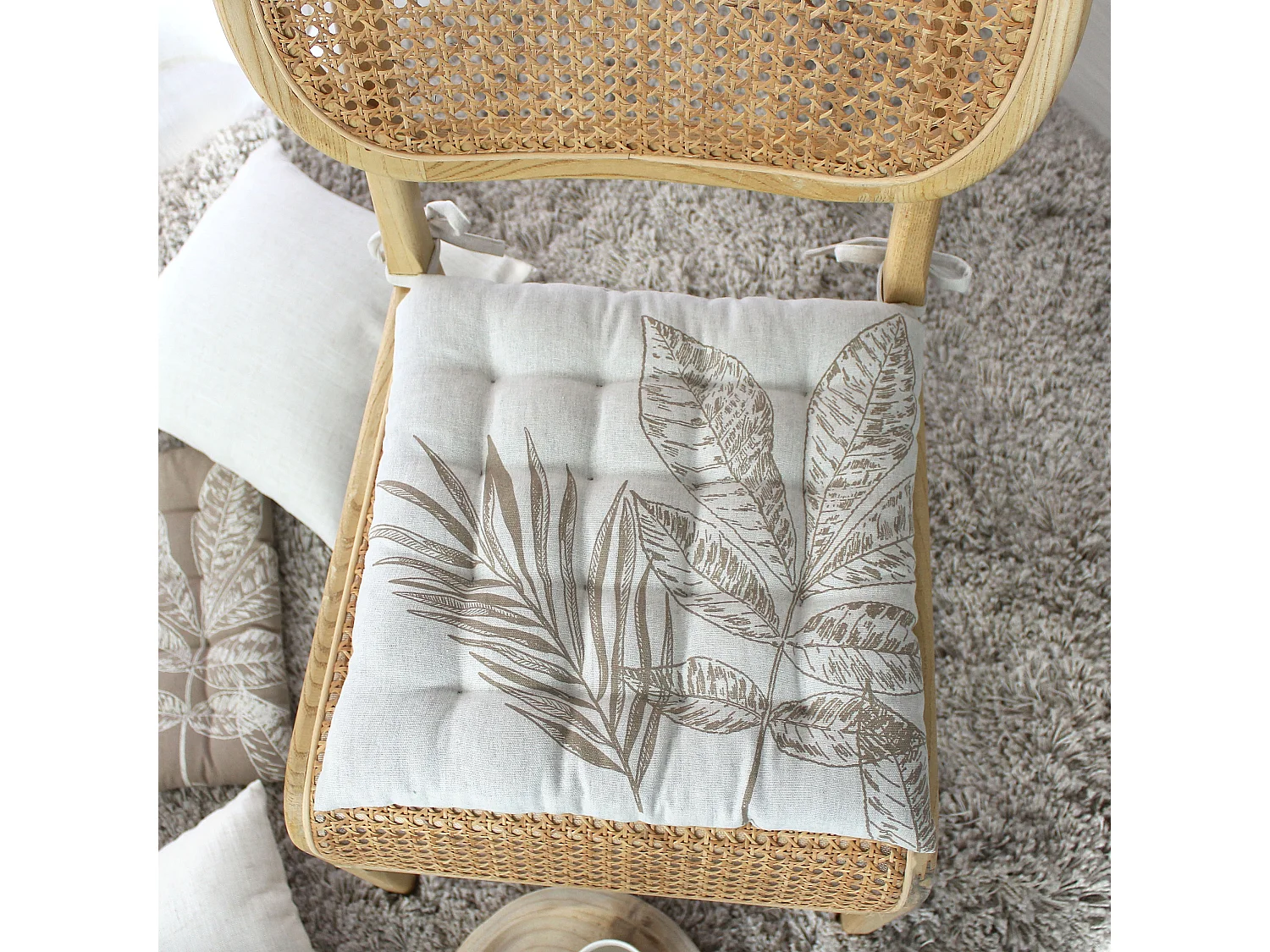 Lot de 4 galettes de chaise carrées 38x38 cm – coton à motif végétal – avec nouettes – Collection Natura CMADECO - Blanc