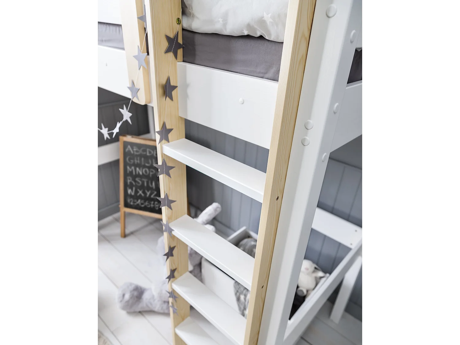 Noa & Nani Una Highsleeper Cabin Bed in White