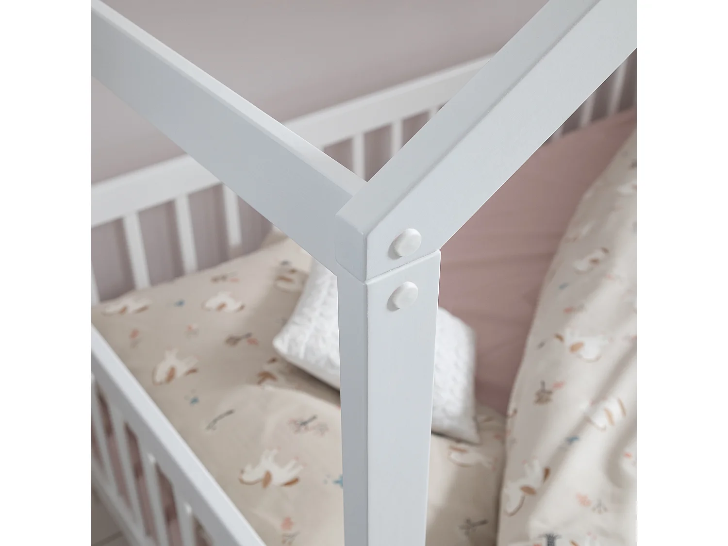 Noa & Nani Lottie Treehouse Single Day Bed in White