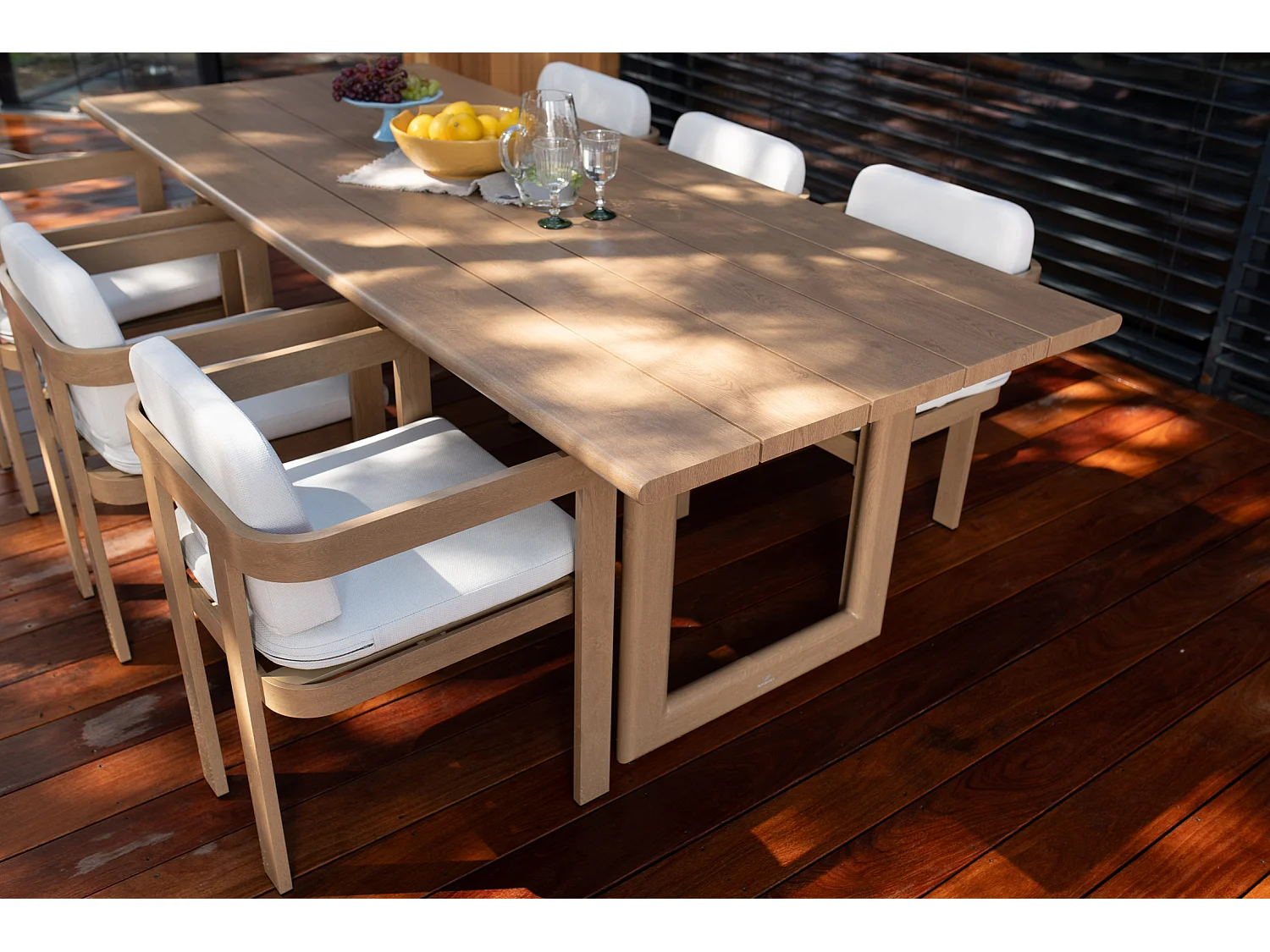 Sorrento Garten Essgruppe - Tisch und 6 Stühle, Aluminiummöbel mit Holzeffekt, Elegantes Design