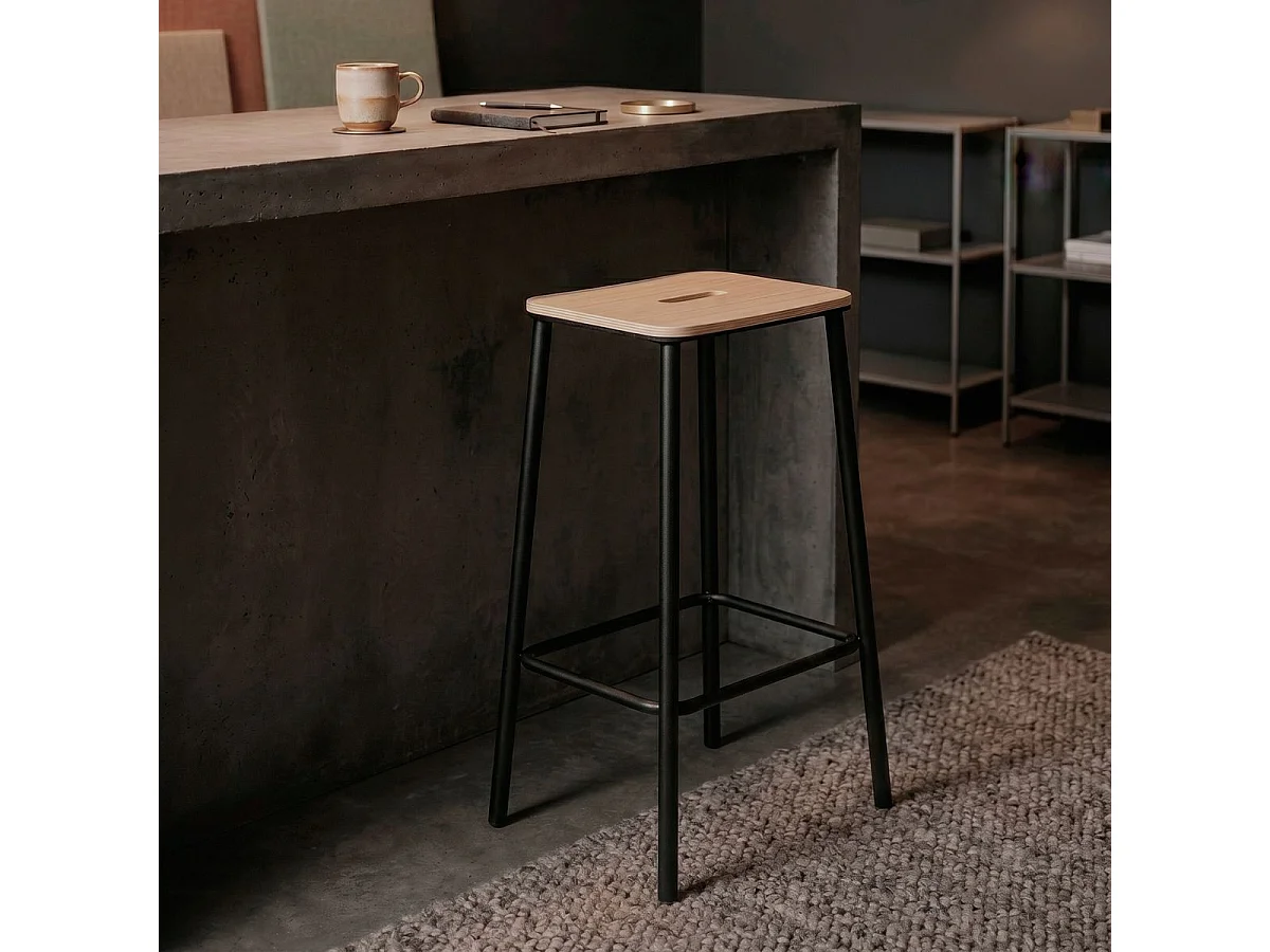 Lot de 4 tabourets de bar H65cm en bois naturel pied en métal noir - BAHIA