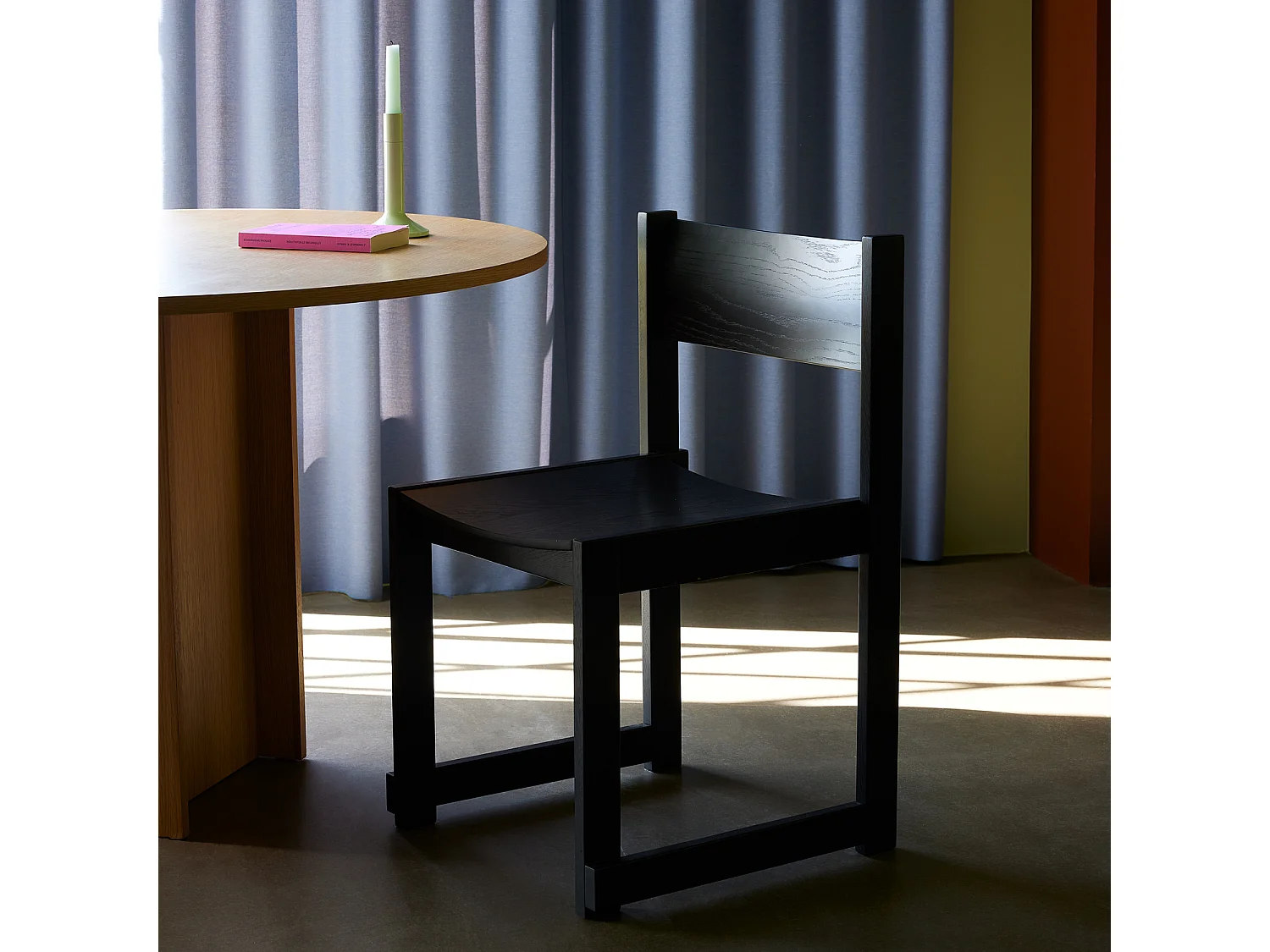Hübsch Cadeira de jantar Oak Black FORMA
