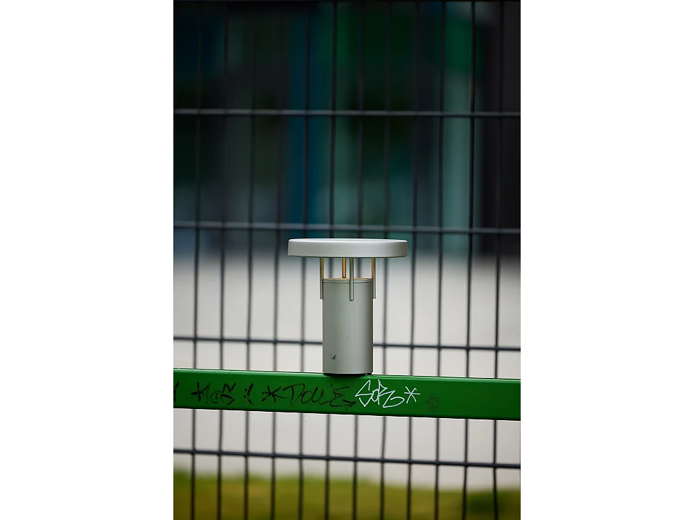 Hübsch Lampe Portable Mini Fer  Metallic Sand BRINGME