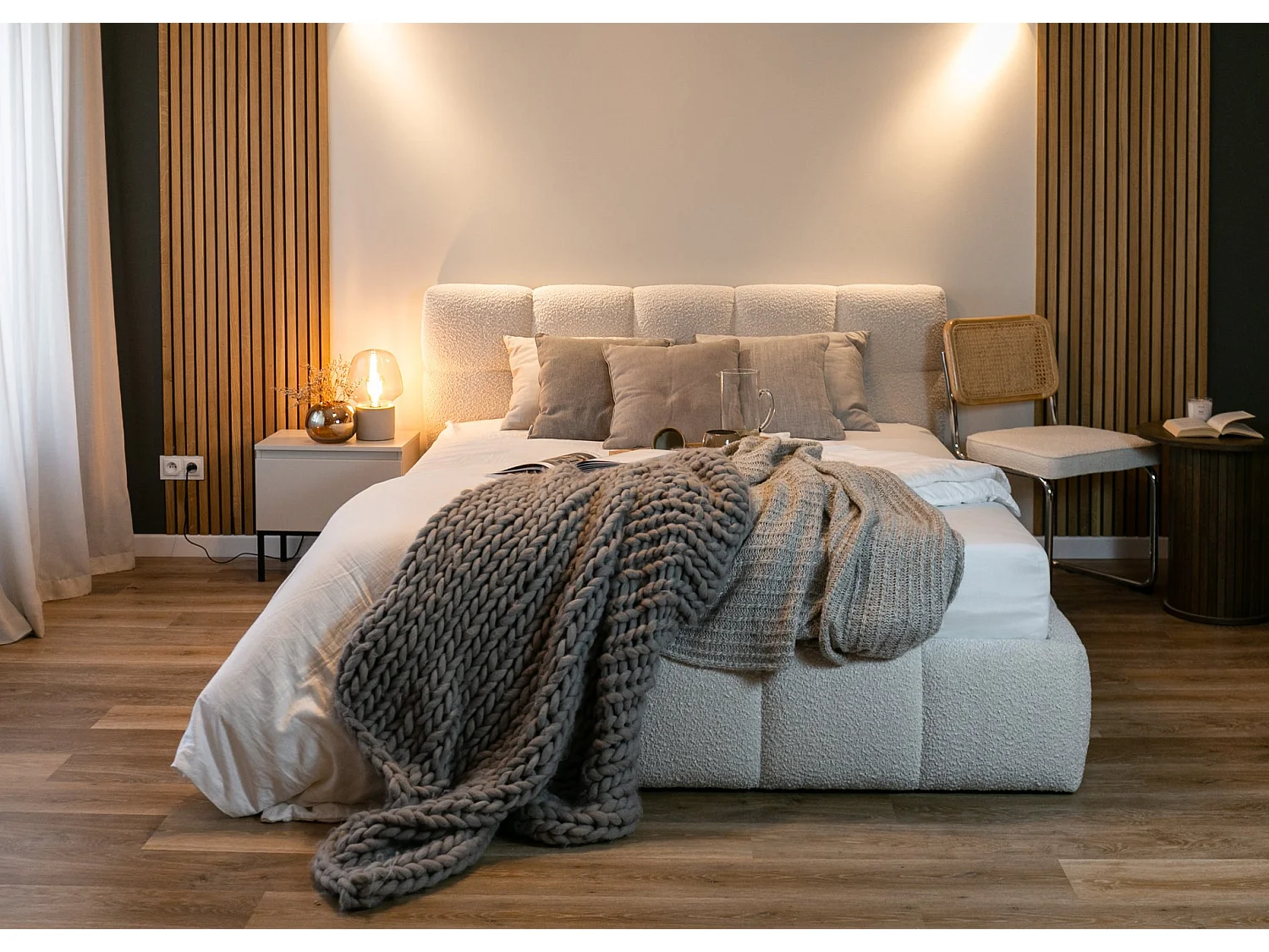 Gestoffeerd bed met opbergruimte 160x200 cm – Bouclé Lichtbeige – CLOUDY